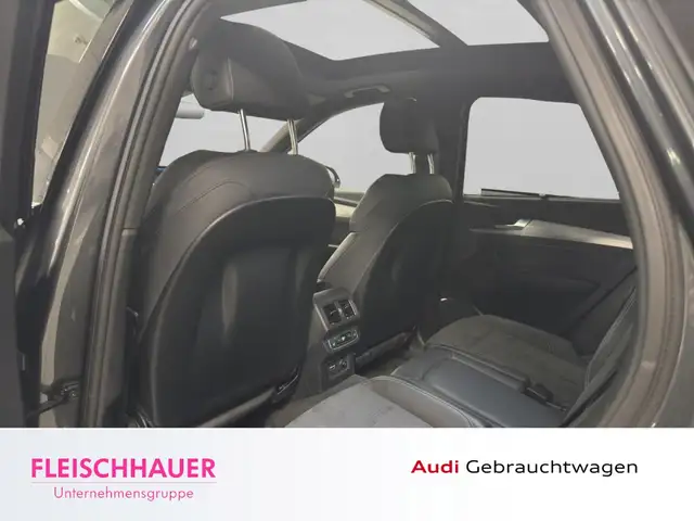 Audi Q5 view 14