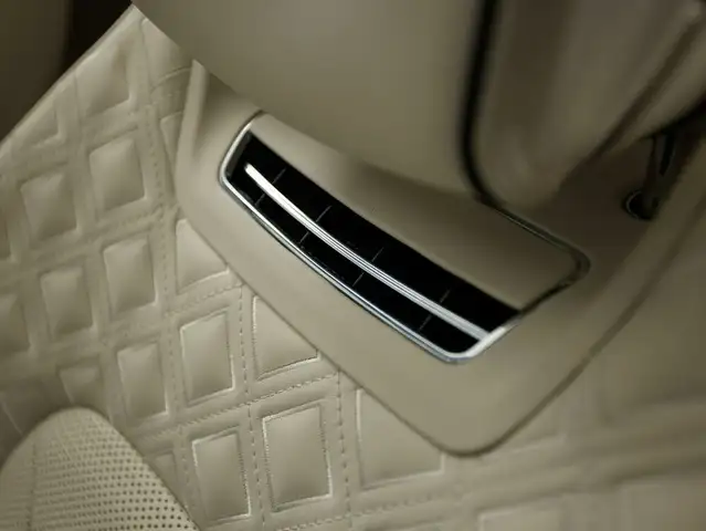 Bentley Continental GTC Azure V8 Ansicht 25