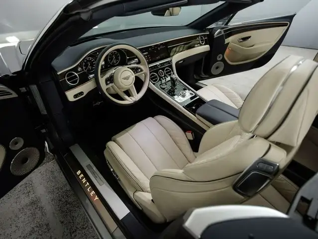 Bentley Continental GTC Azure V8 Ansicht 24