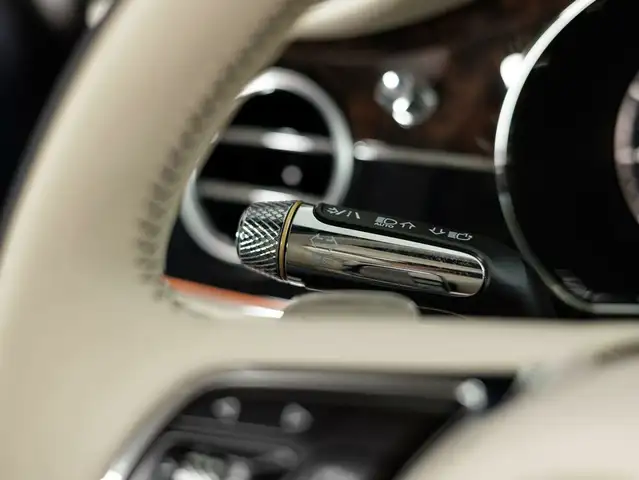Bentley Continental GTC Azure V8 Ansicht 30