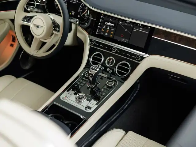 Bentley Continental GTC Azure V8 Ansicht 27