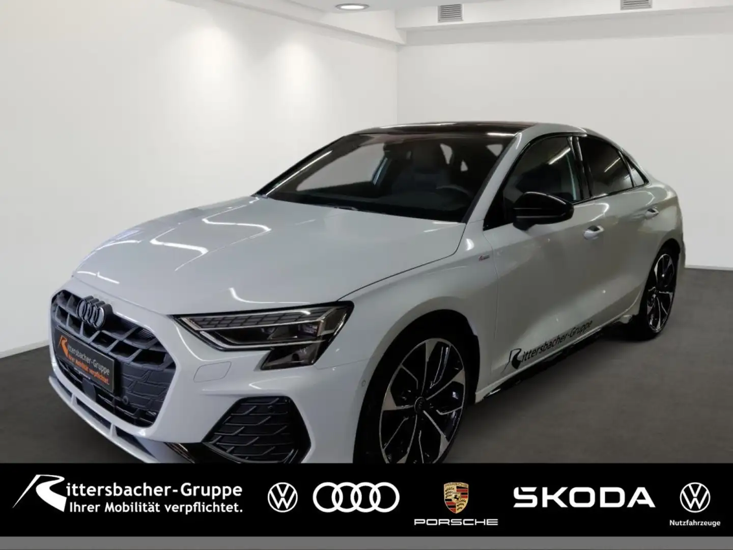 Audi A3 Limousine S line Int. S Pano Matrix LED Sonos Info Weiß - 1