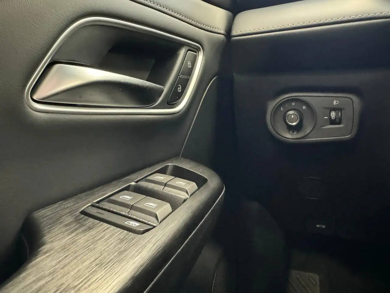 MG ZS Hybrid+ LUX Red, миниатюра 16