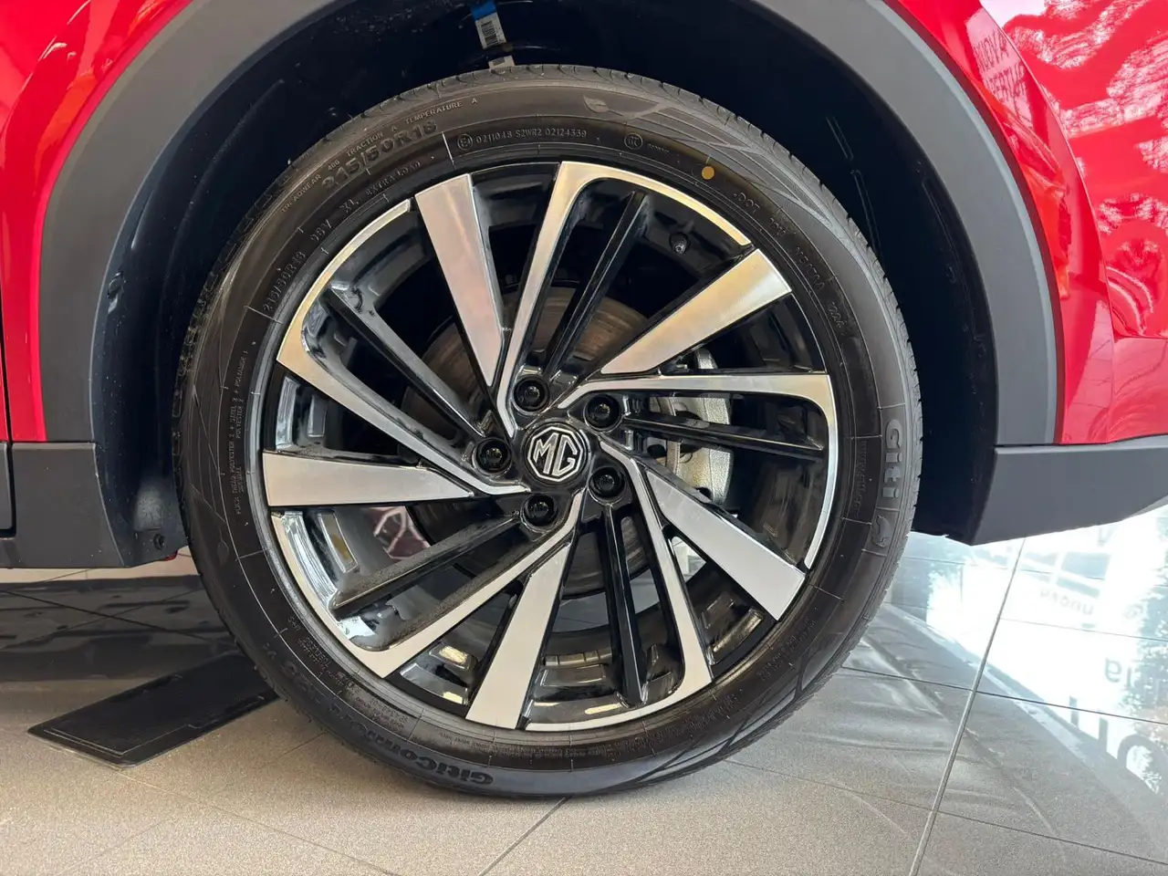 MG ZS Hybrid+ LUX Red, миниатюра 18