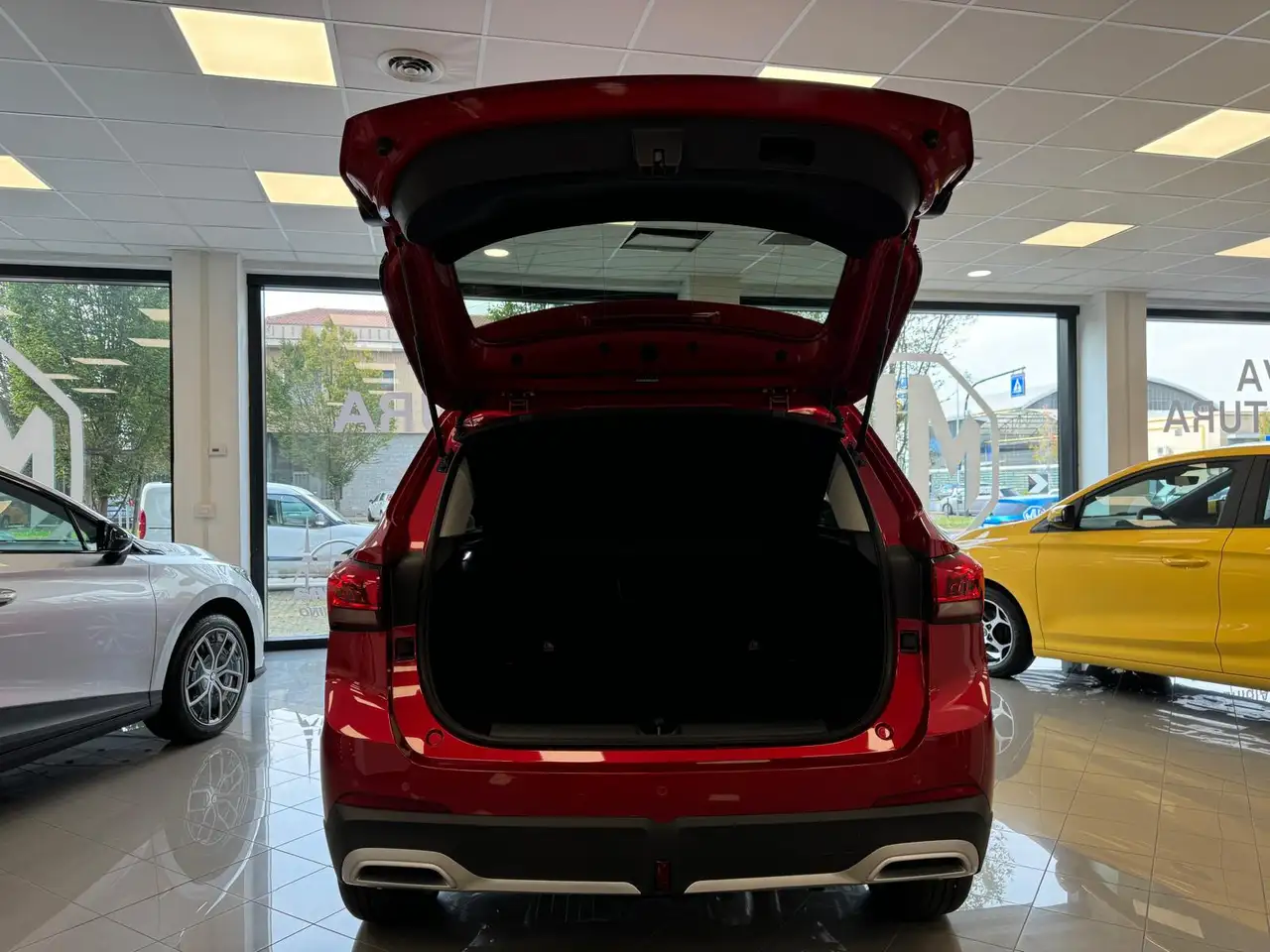 MG ZS Hybrid+ LUX Red, миниатюра 7