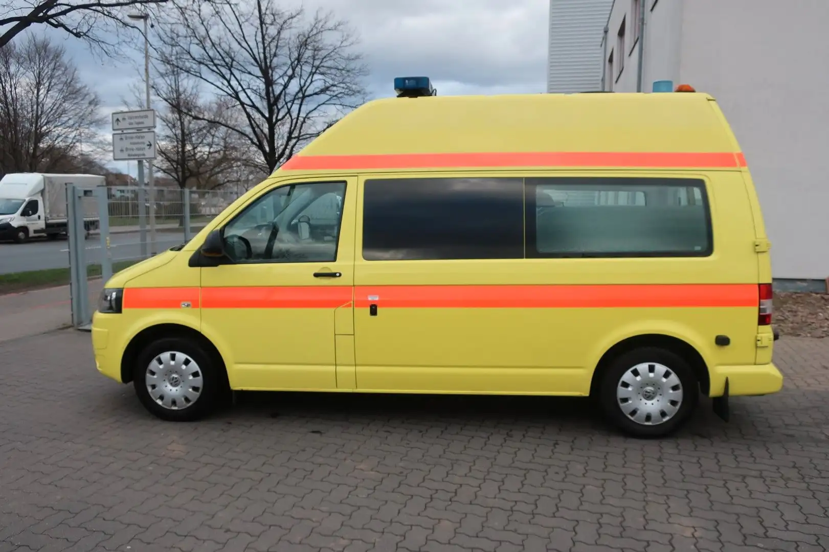 Volkswagen T5 Transporter Hochdach lang/KTW/Klima/Automatik Gelb - 2