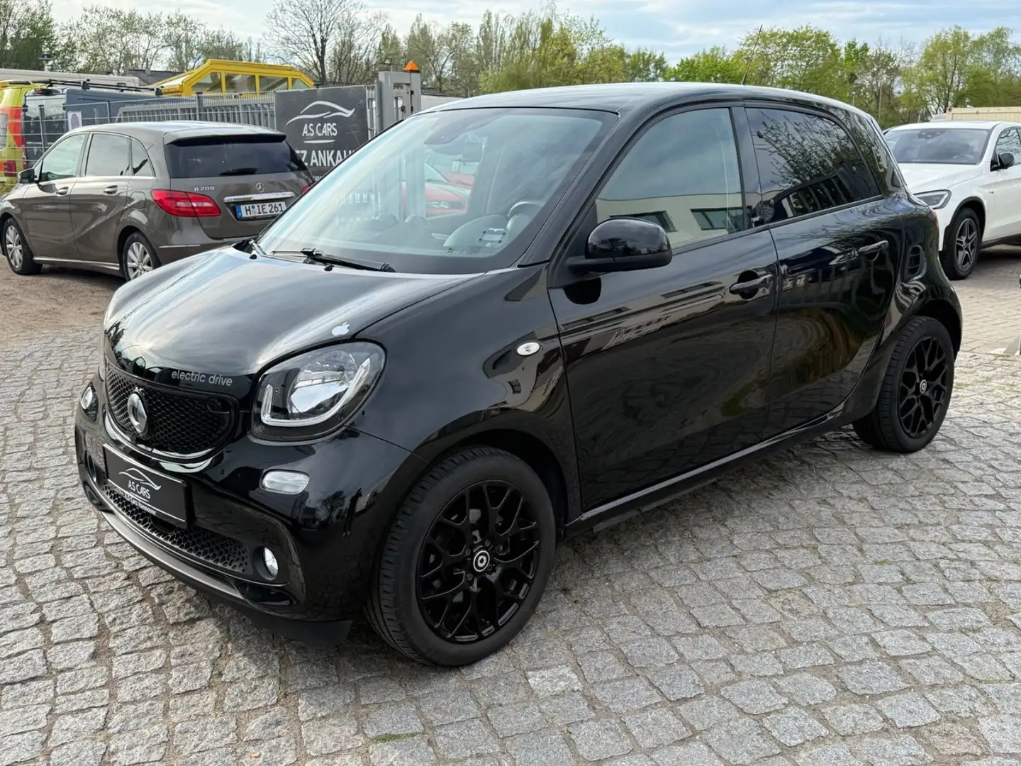 smart forFour electric drive / EQ*Prime*Leder*Navi* crna - 2