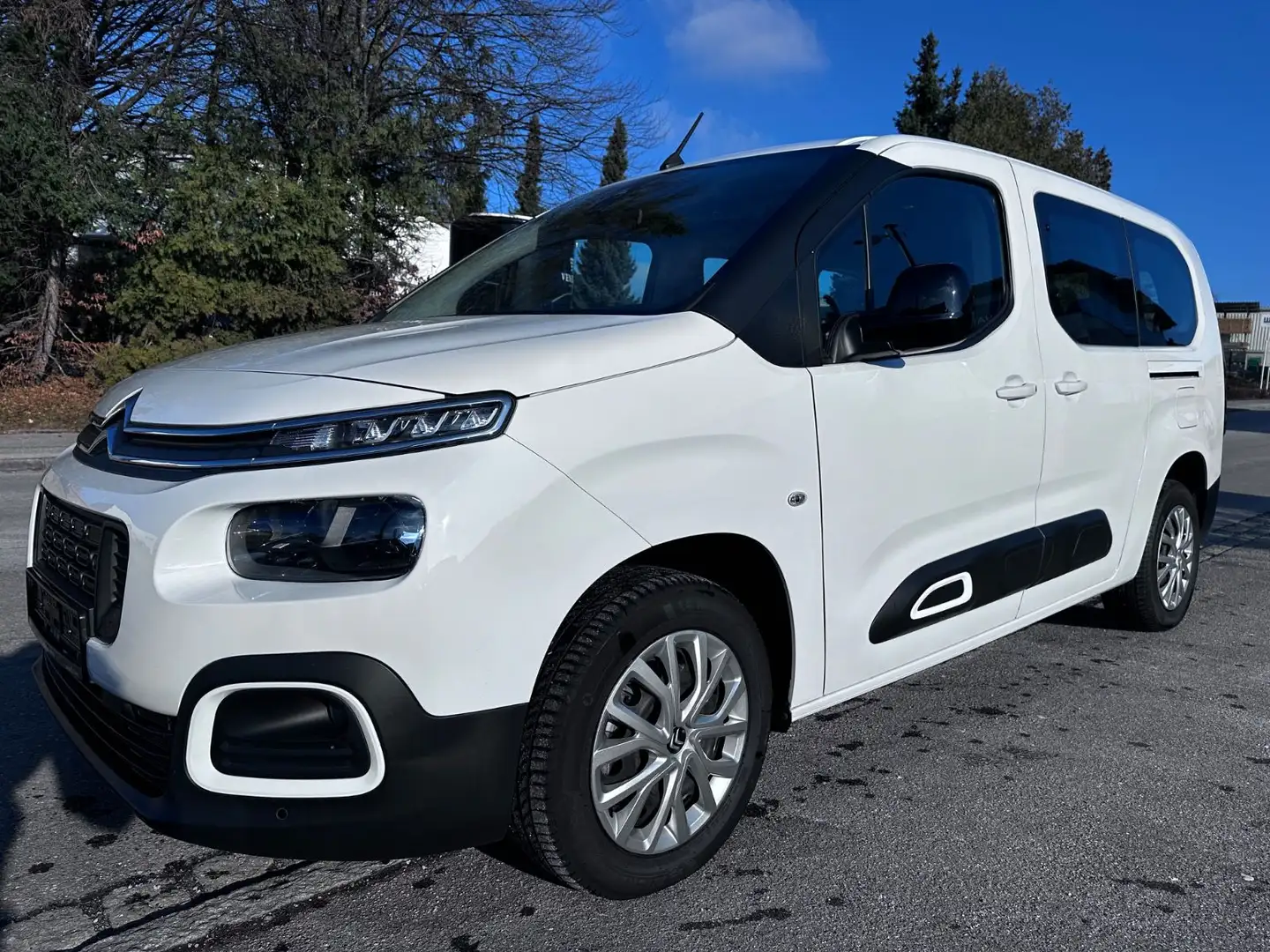 Citroen Berlingo Feel XL DAB/CAM/AHK/1.Hd Blanc - 2