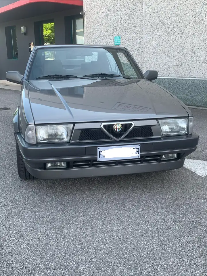 Alfa Romeo 75 2.0i ts, foto 5