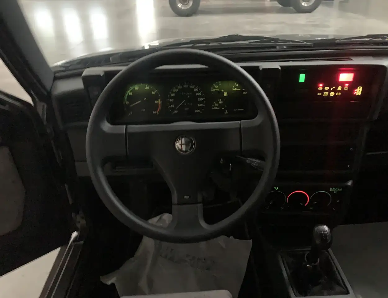Alfa Romeo 75 2.0i ts, foto 3