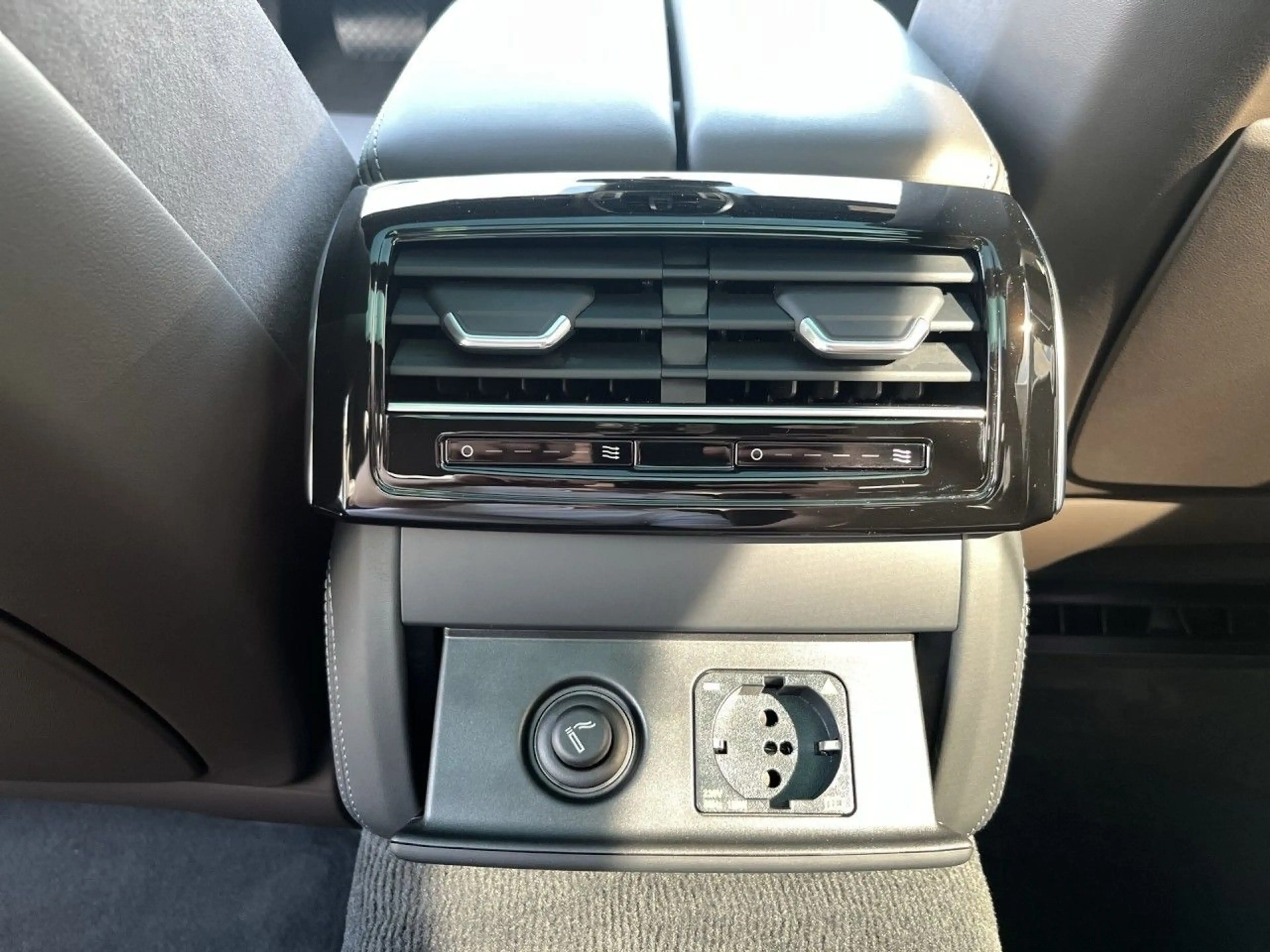 Audi A8 lang 60 TFSI e quattro tiptronic Pano Matrix — photo 9