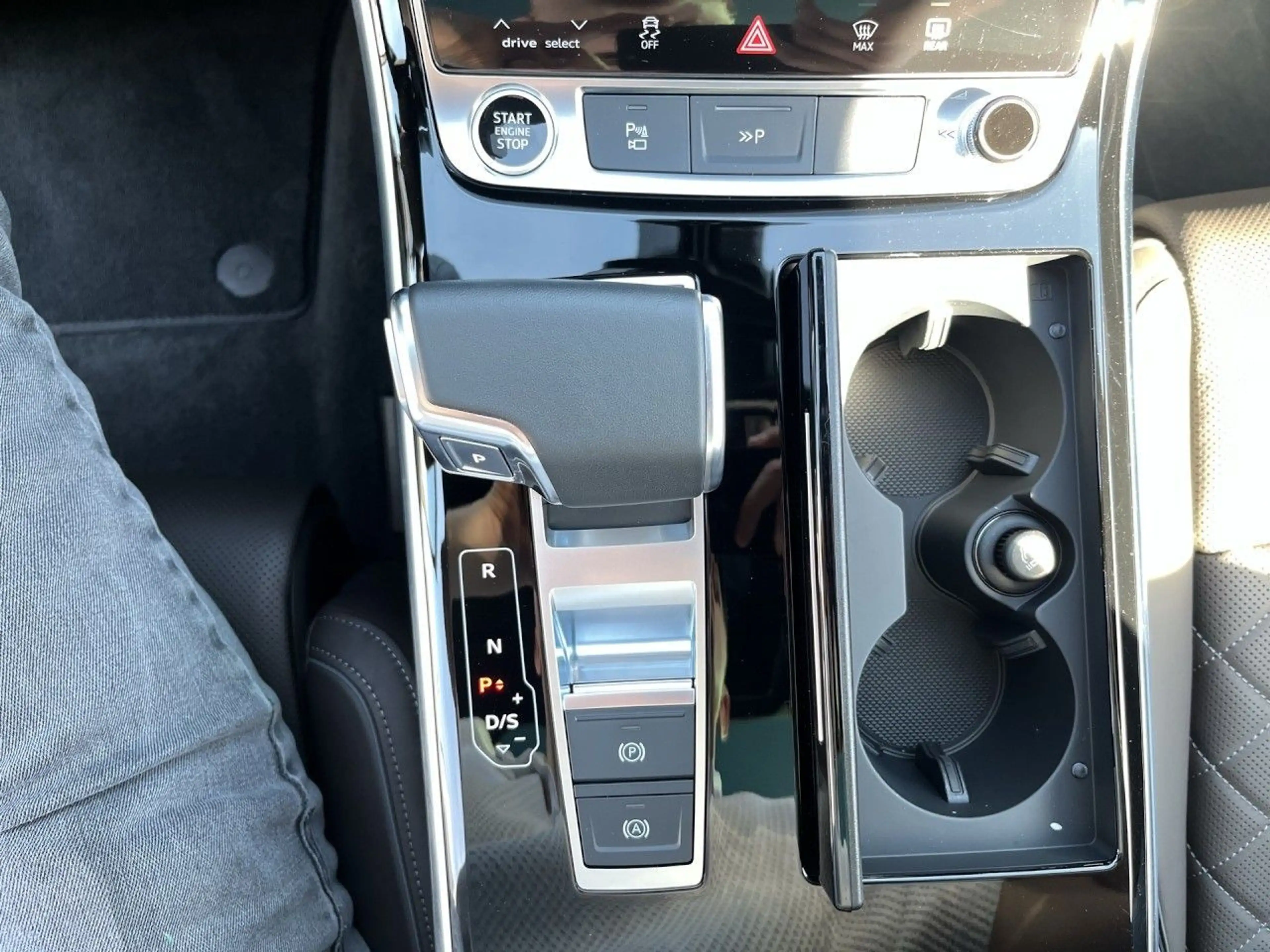 Audi A8 lang 60 TFSI e quattro tiptronic Pano Matrix — photo 15