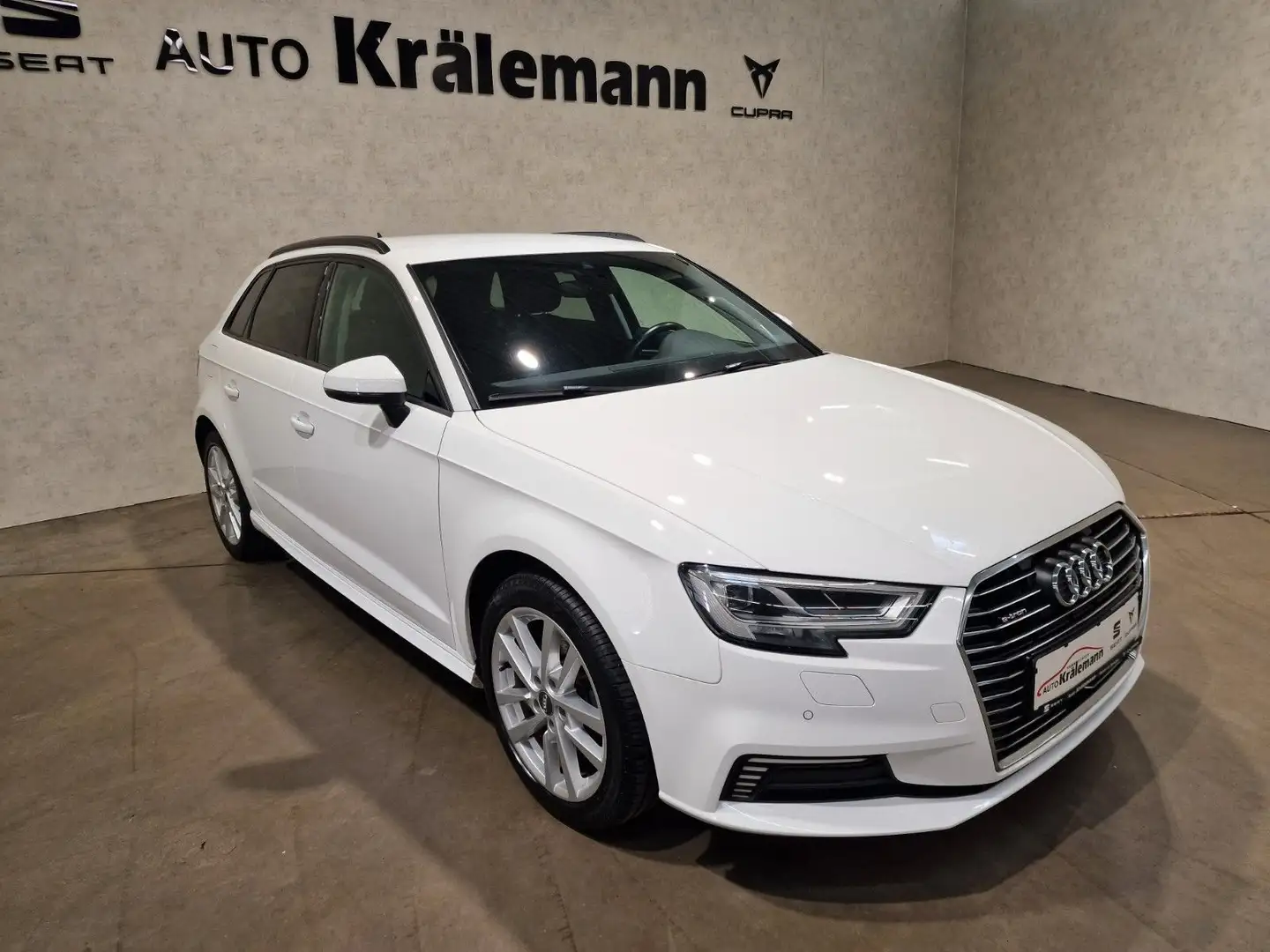 Audi A3 Sportback 40 1.4 DSG e-tron *LED*SHZ*PDC* Weiß - 1