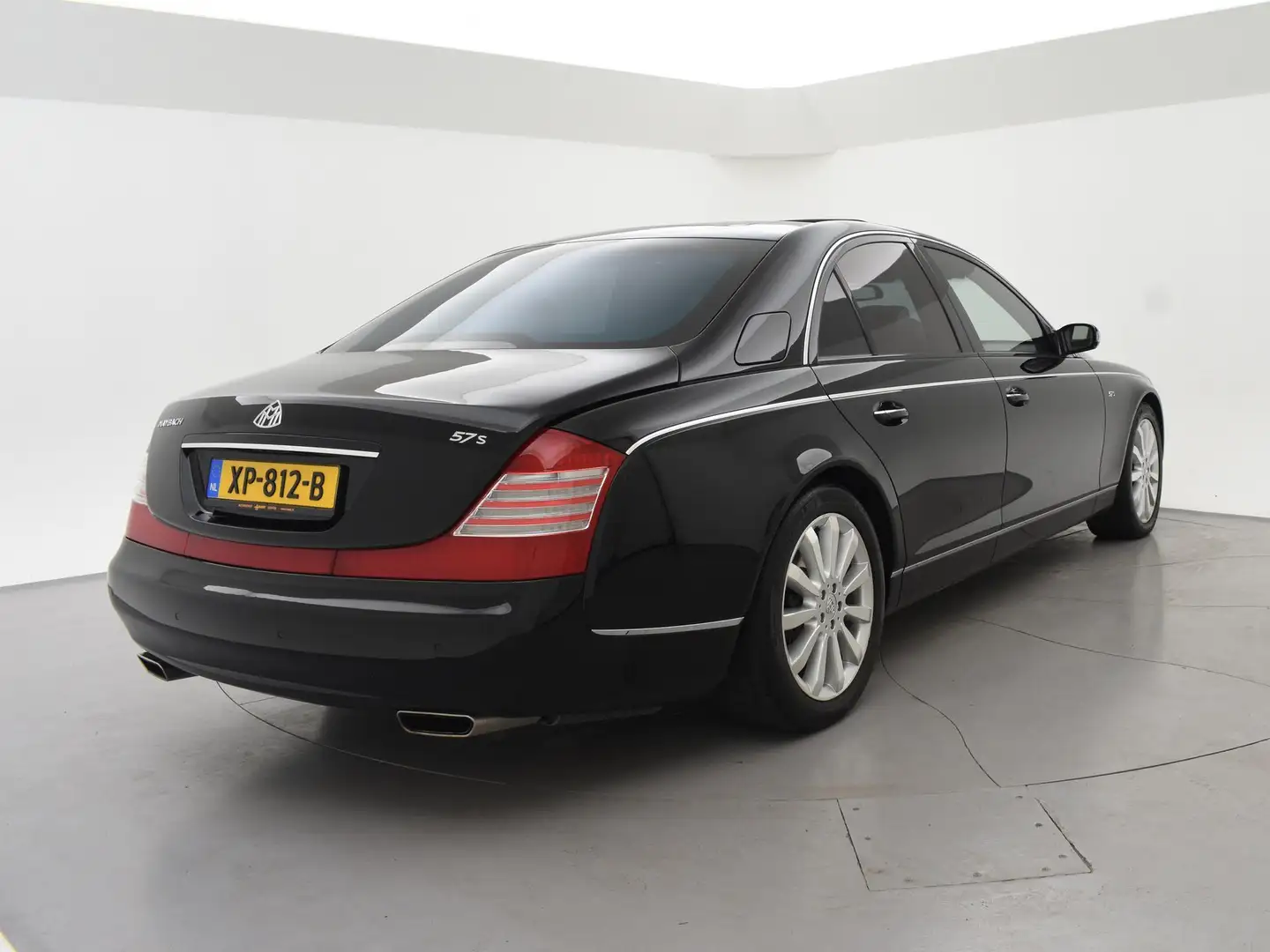Maybach 57 6.0 V12 S 612 PK AUT. *UNIEK* + MASSAGE | KOELKAST Black - 2