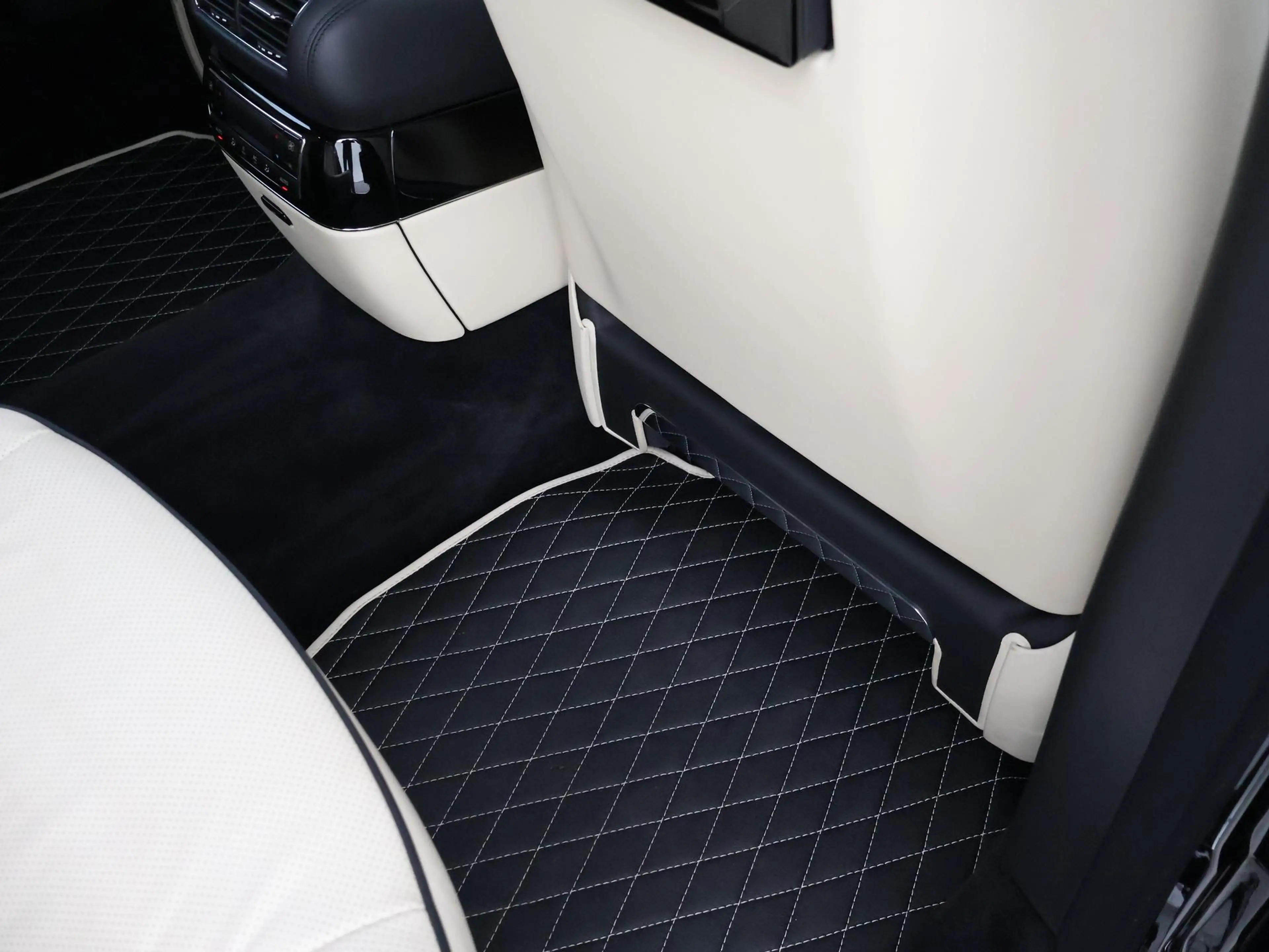 Maybach 57 6.0 V12 S 612 PK AUT. *UNIEK* + MASSAGE | KOELKAST — photo 23