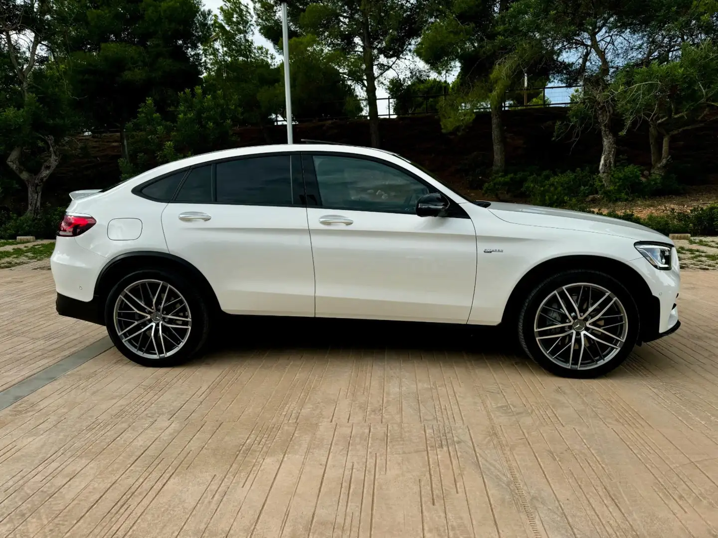 Mercedes-Benz GLC 43 AMG GLC Coupé 43 AMG 4Matic Speedshift TCT 9G AMG Alb - 2