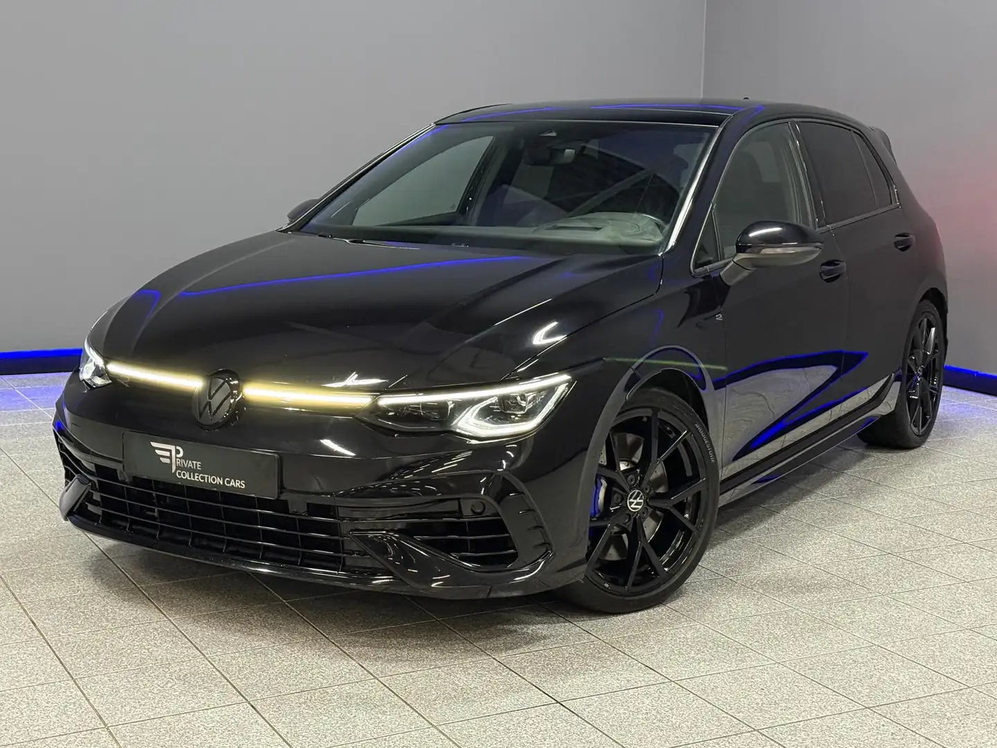 Volkswagen Golf R Performance 2.0 4M Pano|Akra|HUD|320pk Zwart - 1