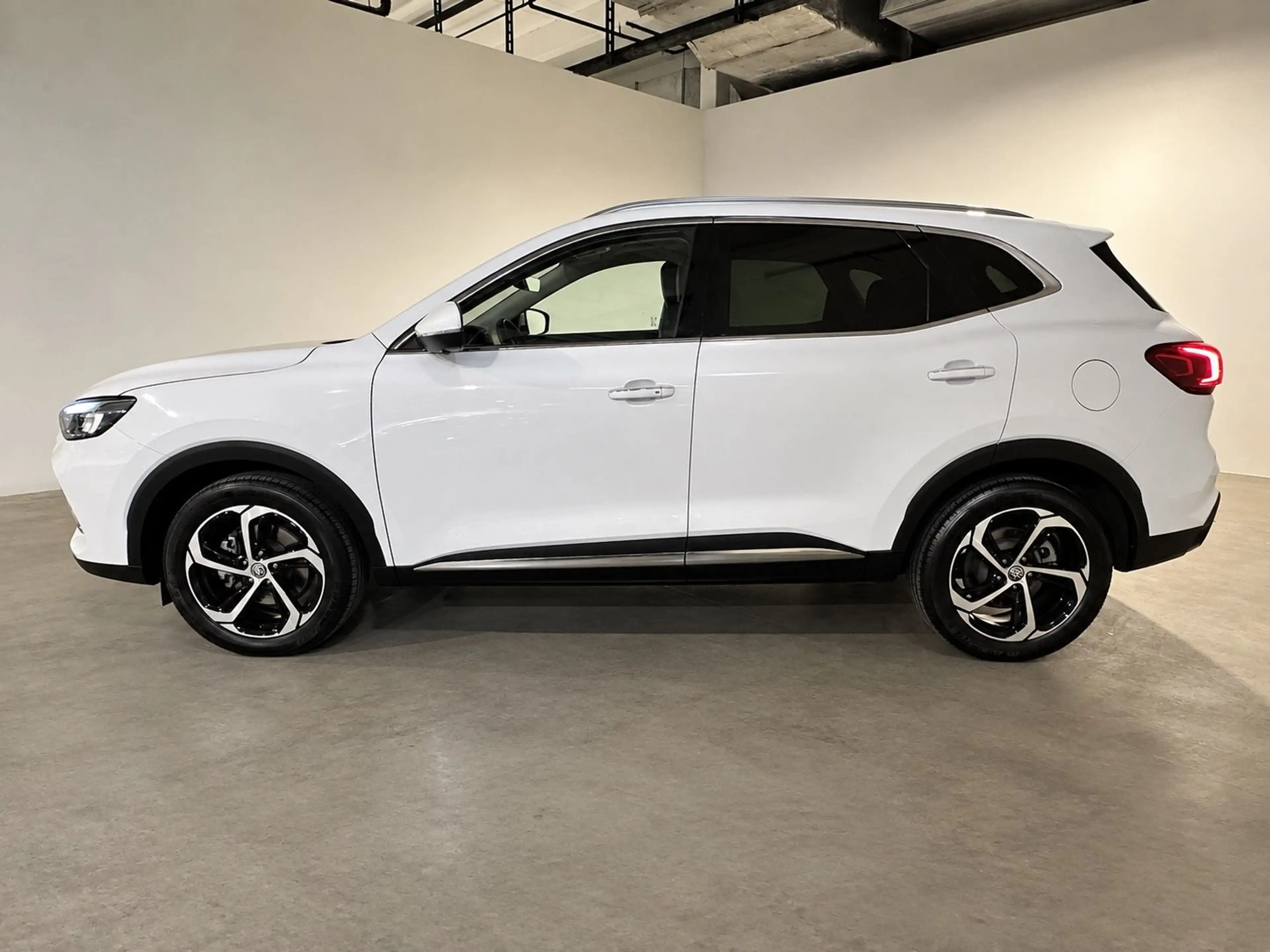 MG HS Luxury *Pano,Virtual,Carplay,ACC,LED,Leder* — photo 7