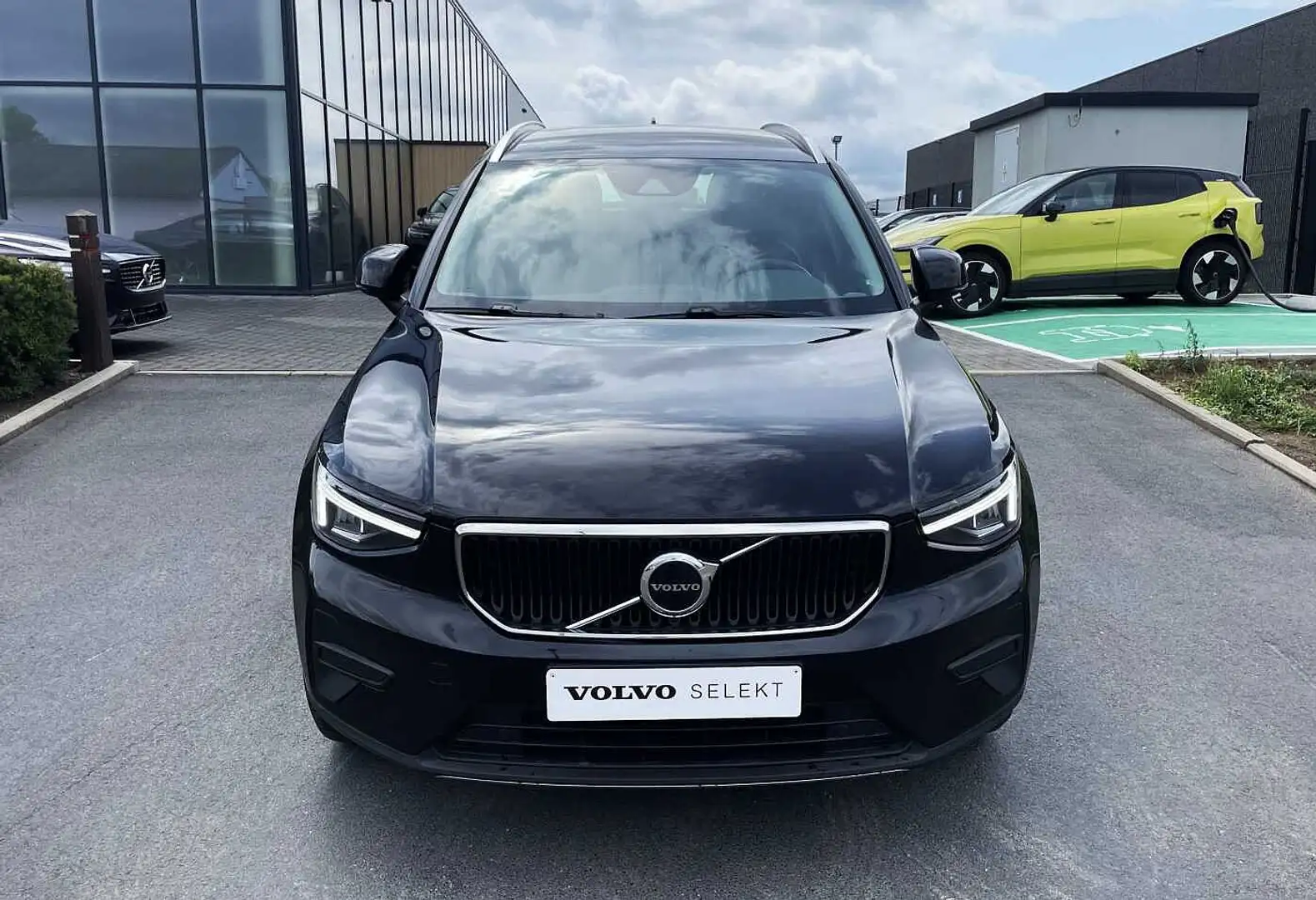 Volvo XC40 Core T2 'GARANTIE 3 ANS' Zwart - 2