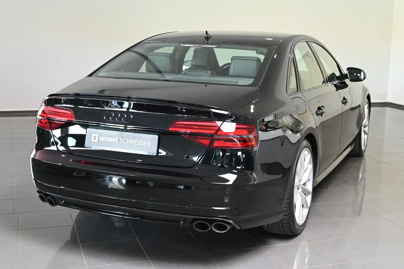 Audi S8 4.0 TFSI quattro plus Sportabgasanlage 19 Schwarz - 2