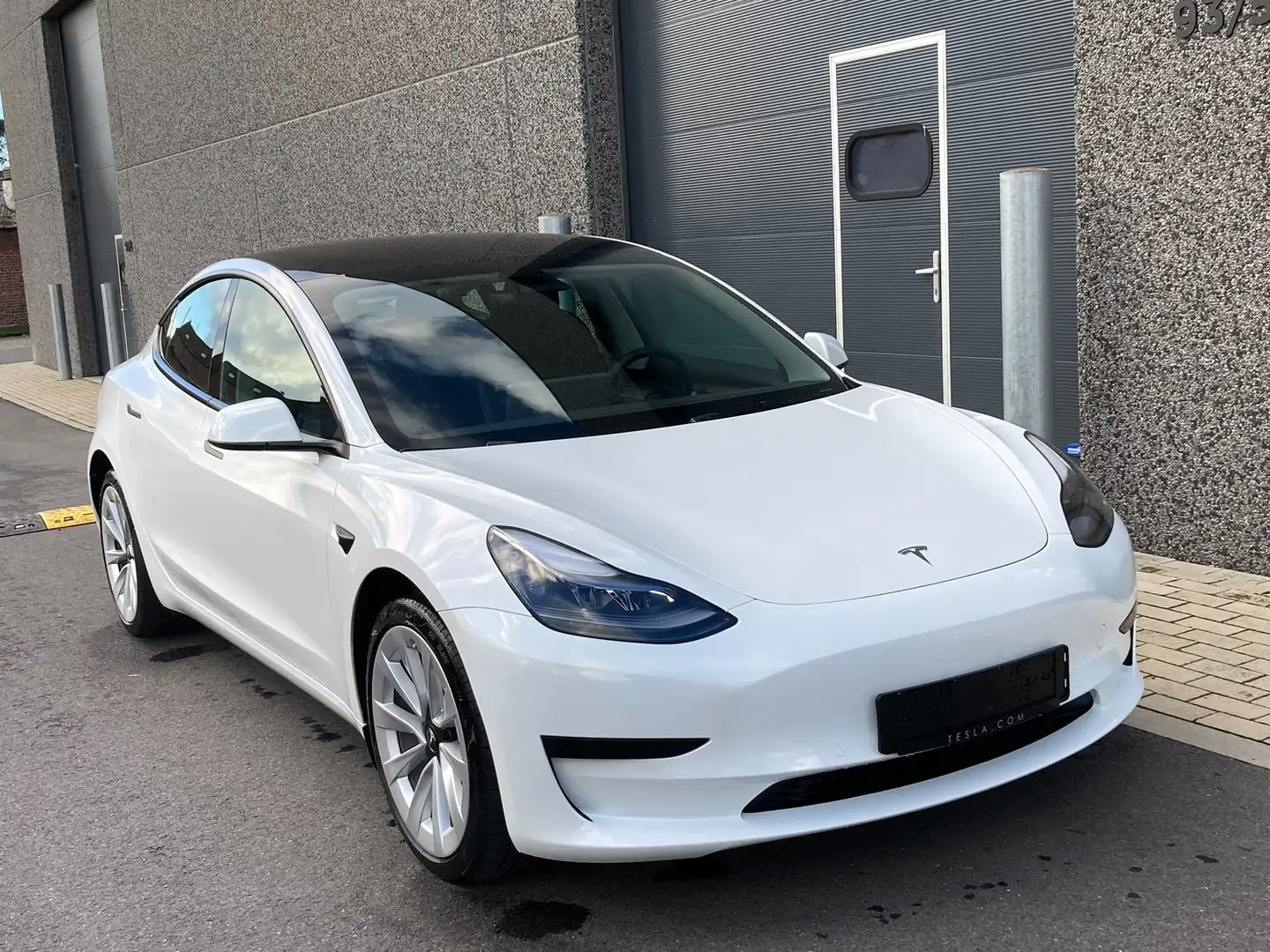 Tesla Model 3 60 kWh Standard Plus - 2023 - Slechts 19.000 Km ! Wit - 1