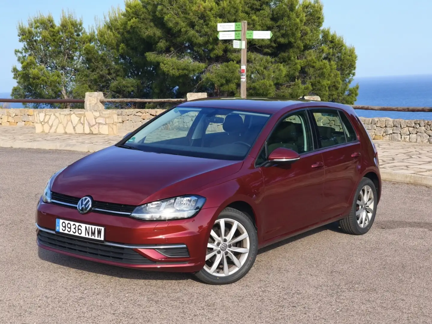 Volkswagen Golf 1.0 TSI Advance 85kW Burdeos - 1