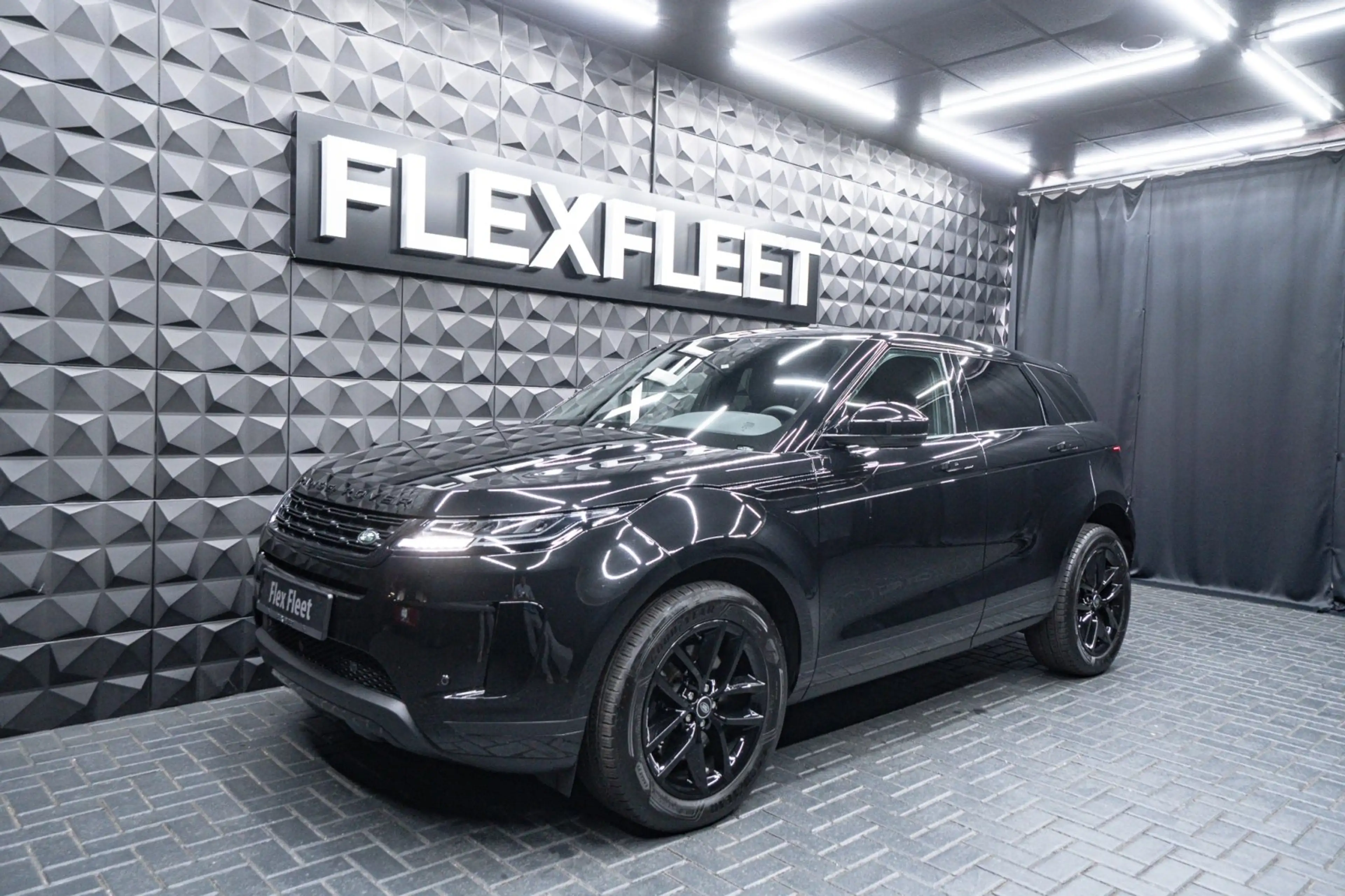 Land Rover Range Rover Evoque D165 Mild-Hybrid S 2.0 — photo 2