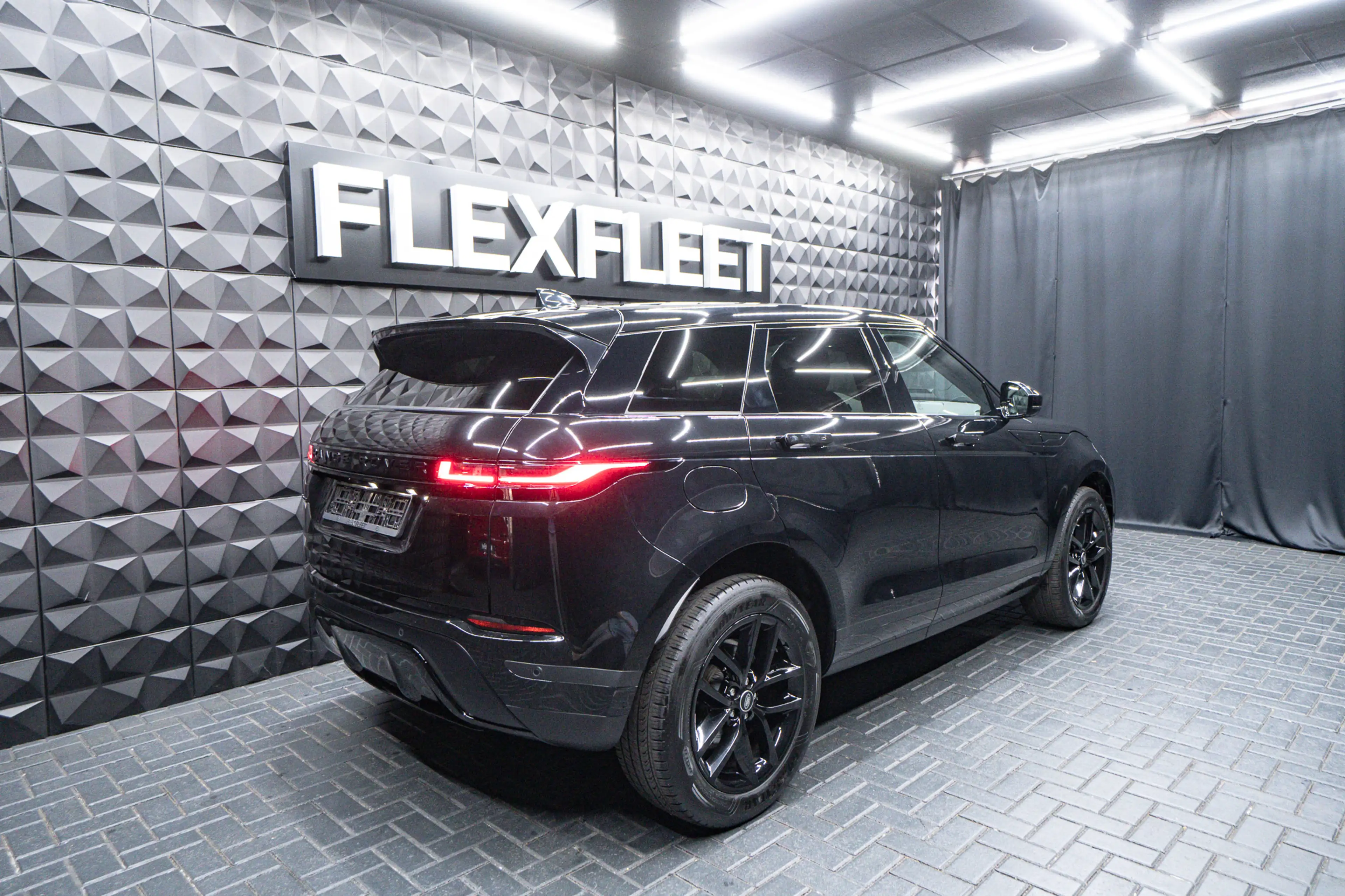 Land Rover Range Rover Evoque D165 Mild-Hybrid S 2.0 — photo 24