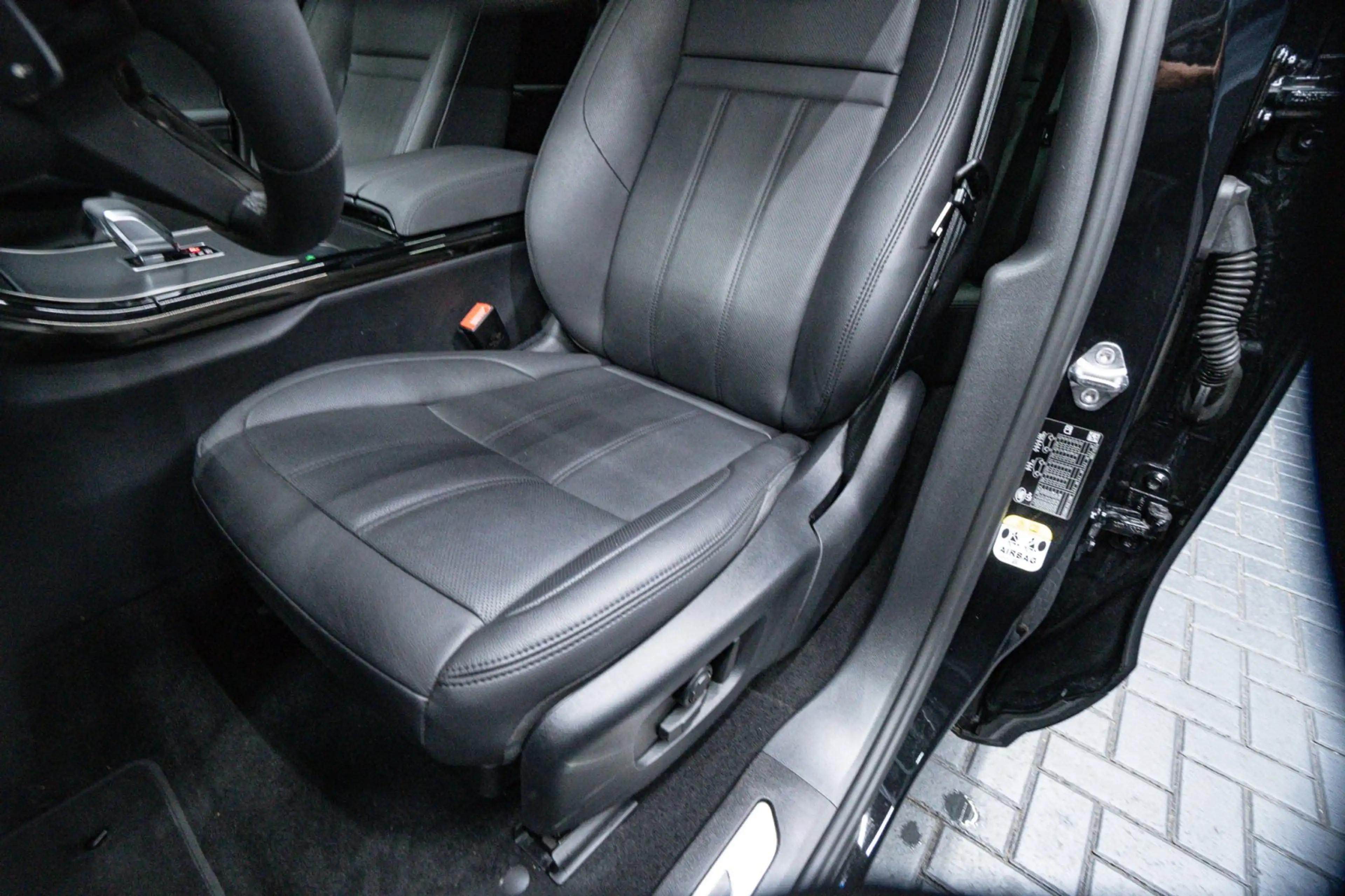 Land Rover Range Rover Evoque D165 Mild-Hybrid S 2.0 — photo 14