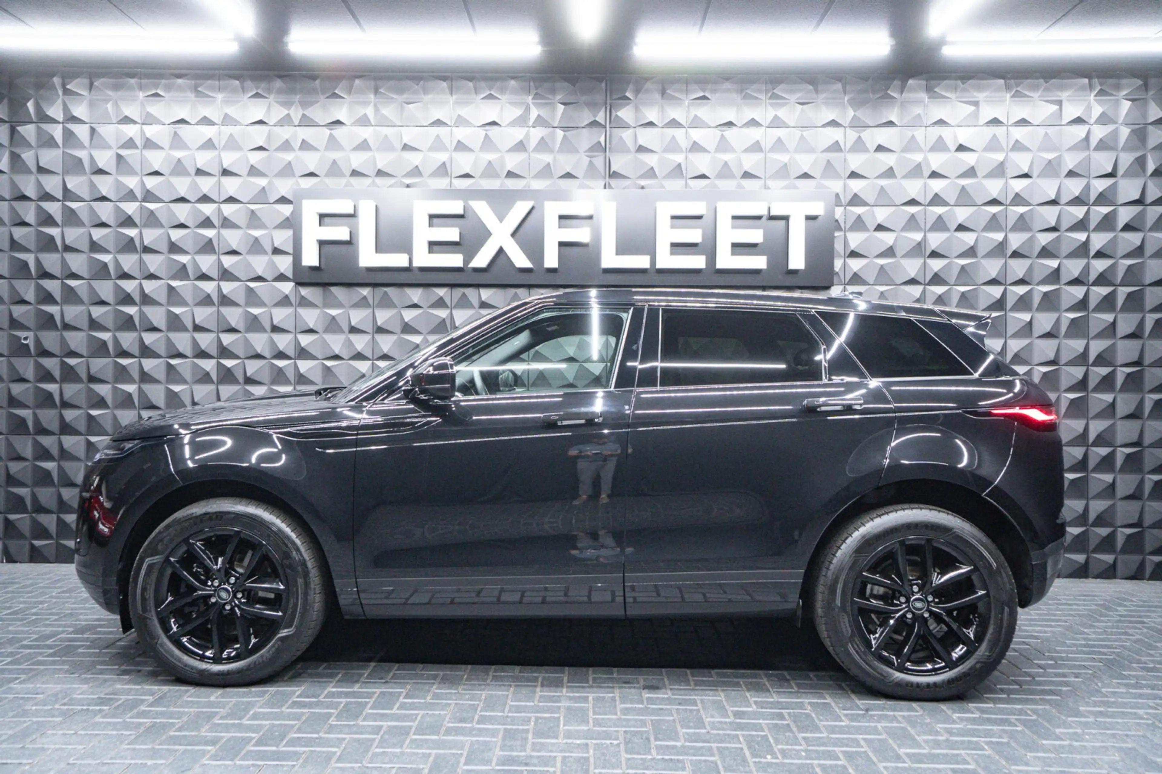 Land Rover Range Rover Evoque D165 Mild-Hybrid S 2.0 — photo 4