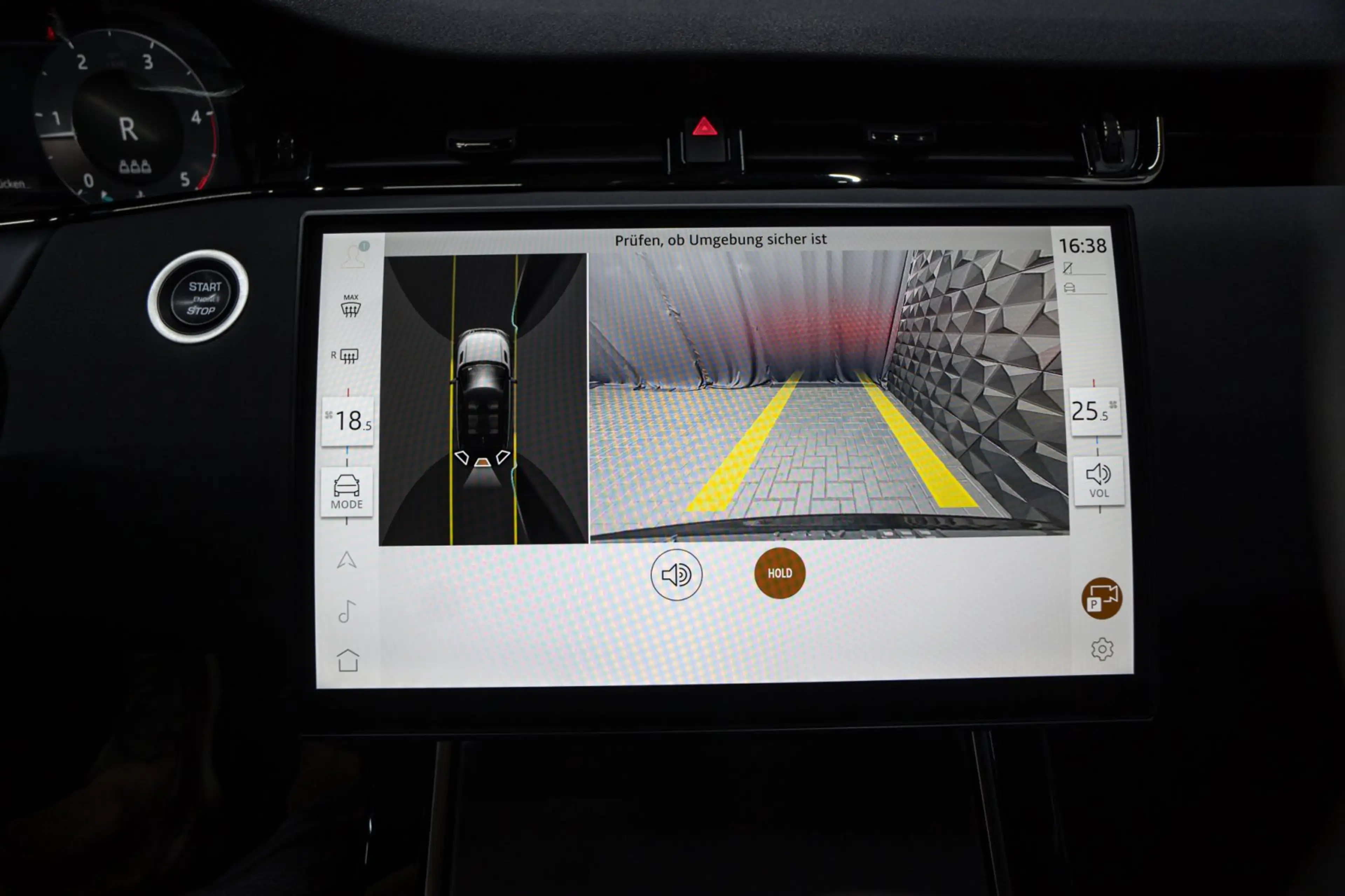 Land Rover Range Rover Evoque D165 Mild-Hybrid S 2.0 — photo 21