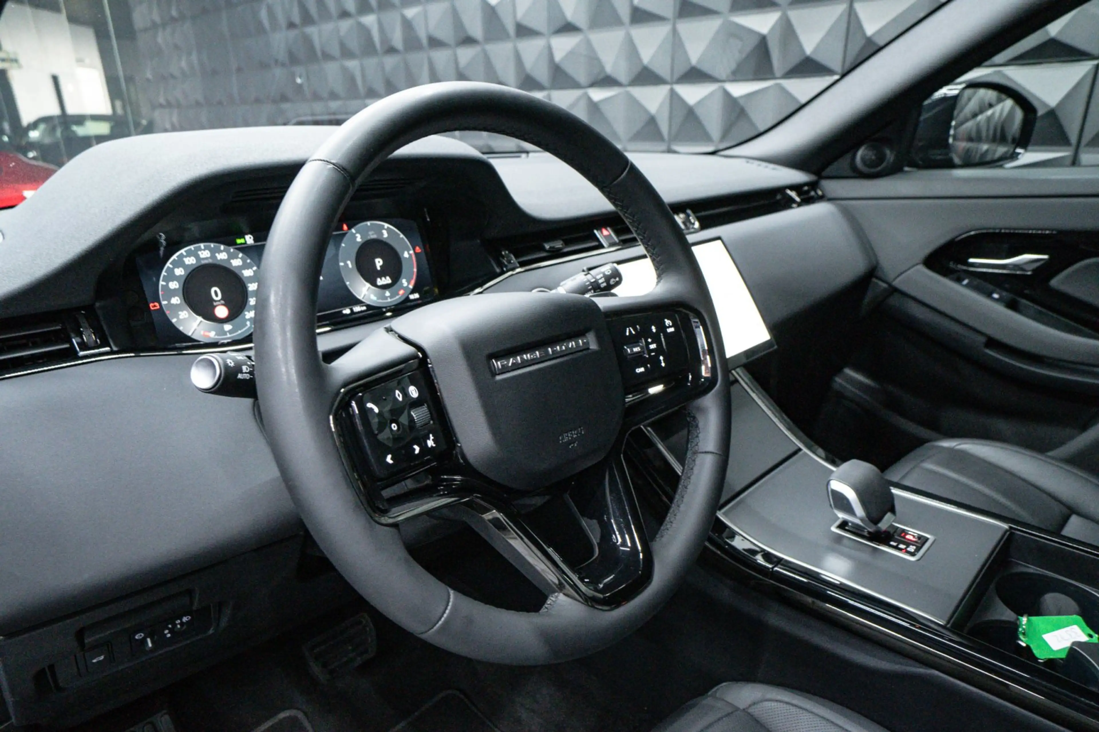Land Rover Range Rover Evoque D165 Mild-Hybrid S 2.0 — photo 12