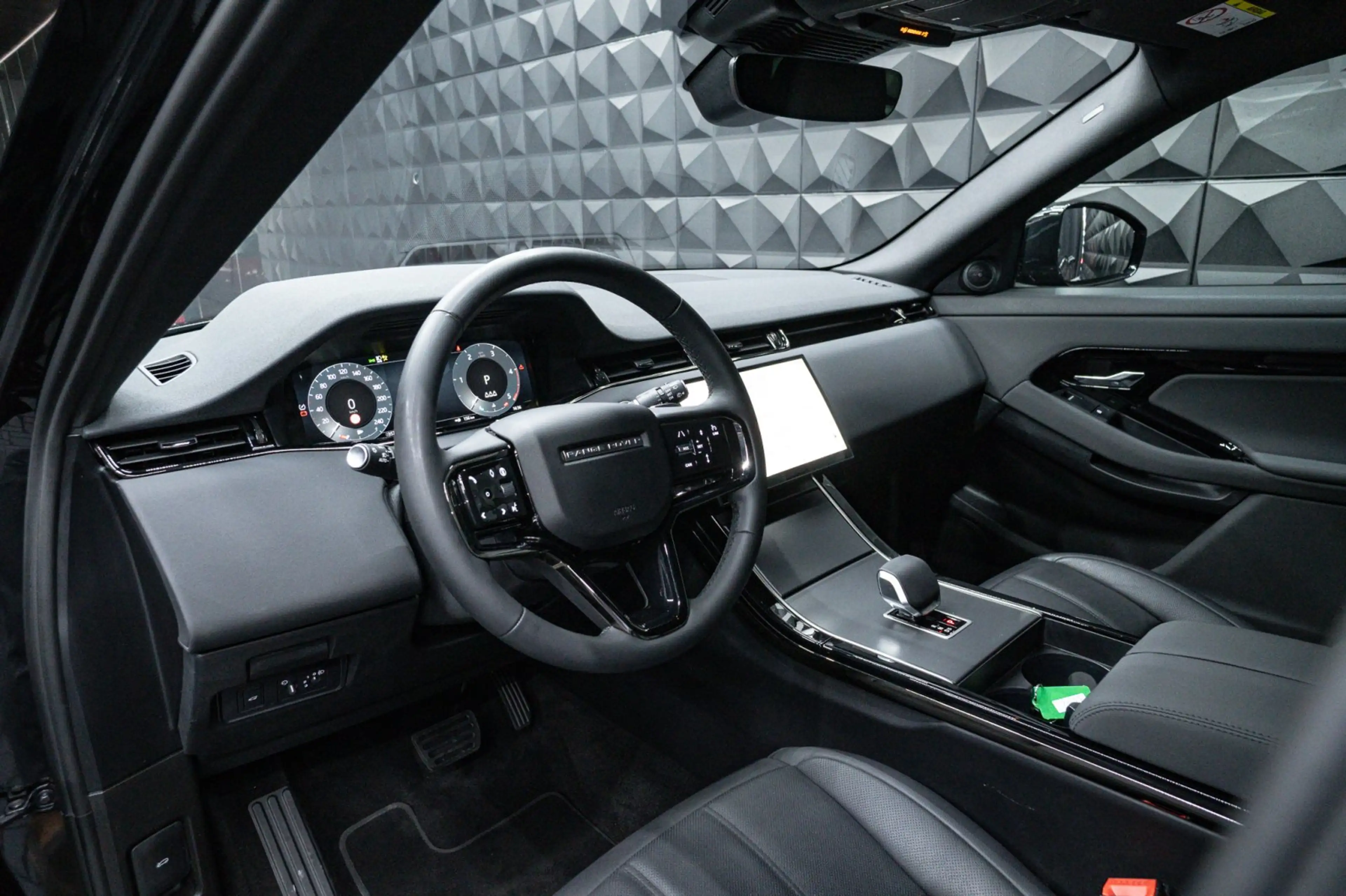 Land Rover Range Rover Evoque D165 Mild-Hybrid S 2.0 — photo 11