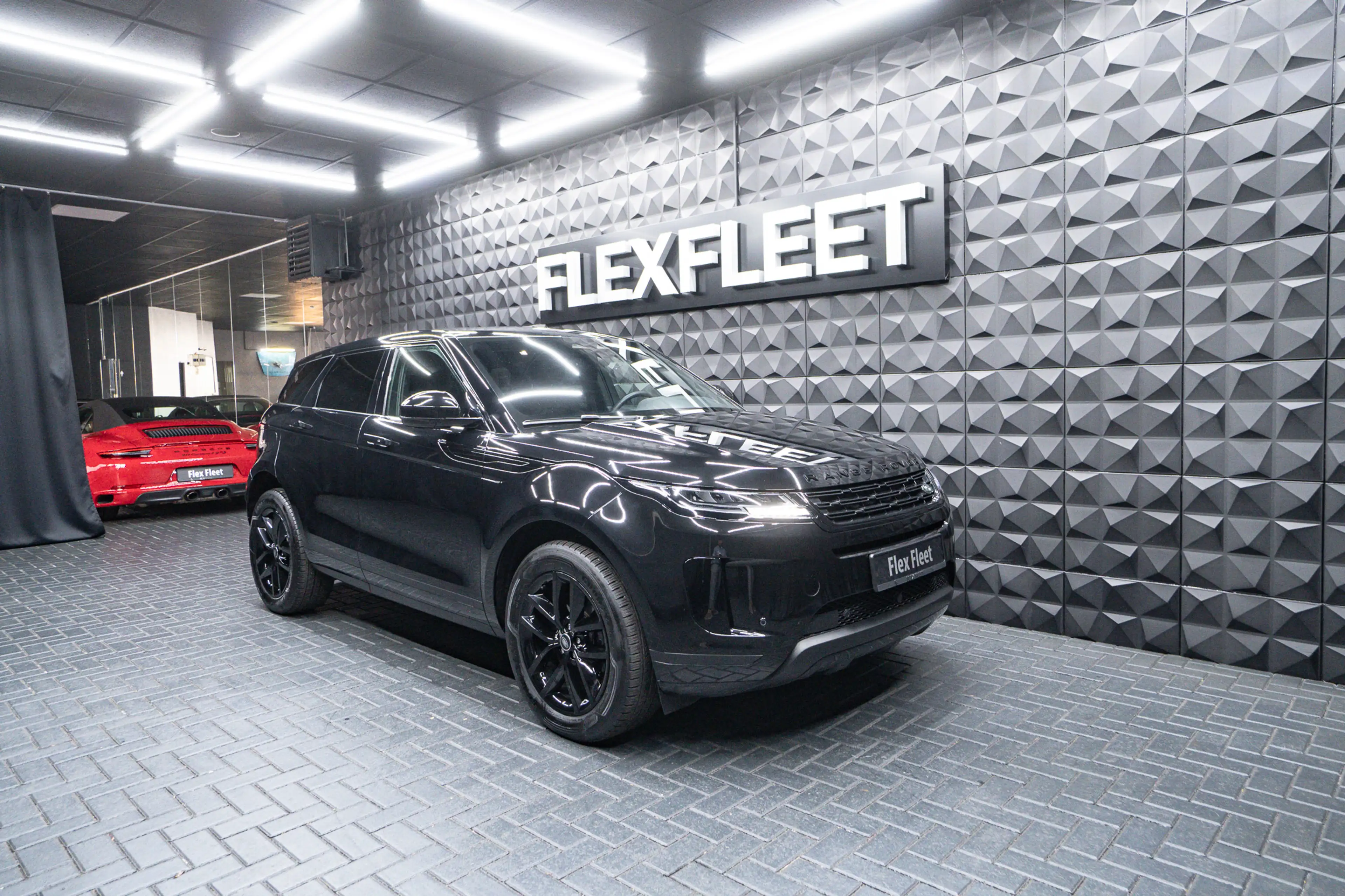 Land Rover Range Rover Evoque D165 Mild-Hybrid S 2.0 — photo 26