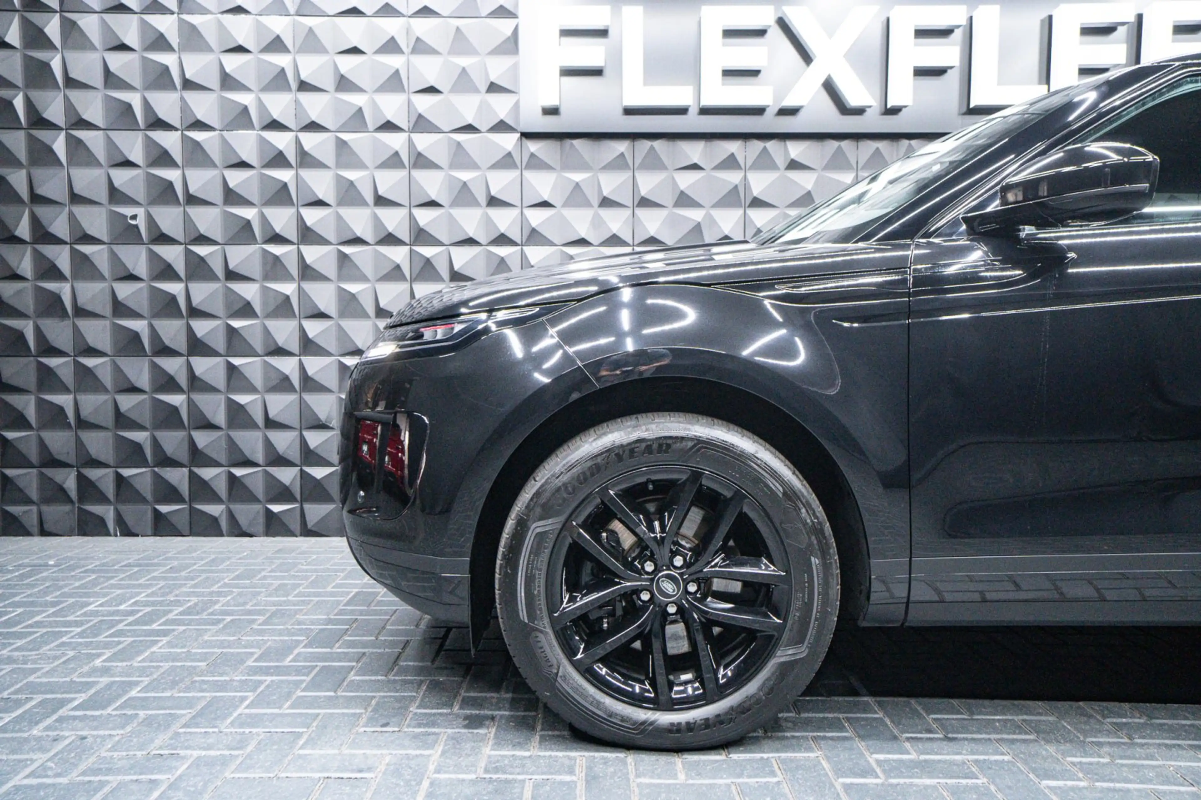 Land Rover Range Rover Evoque D165 Mild-Hybrid S 2.0 — photo 3