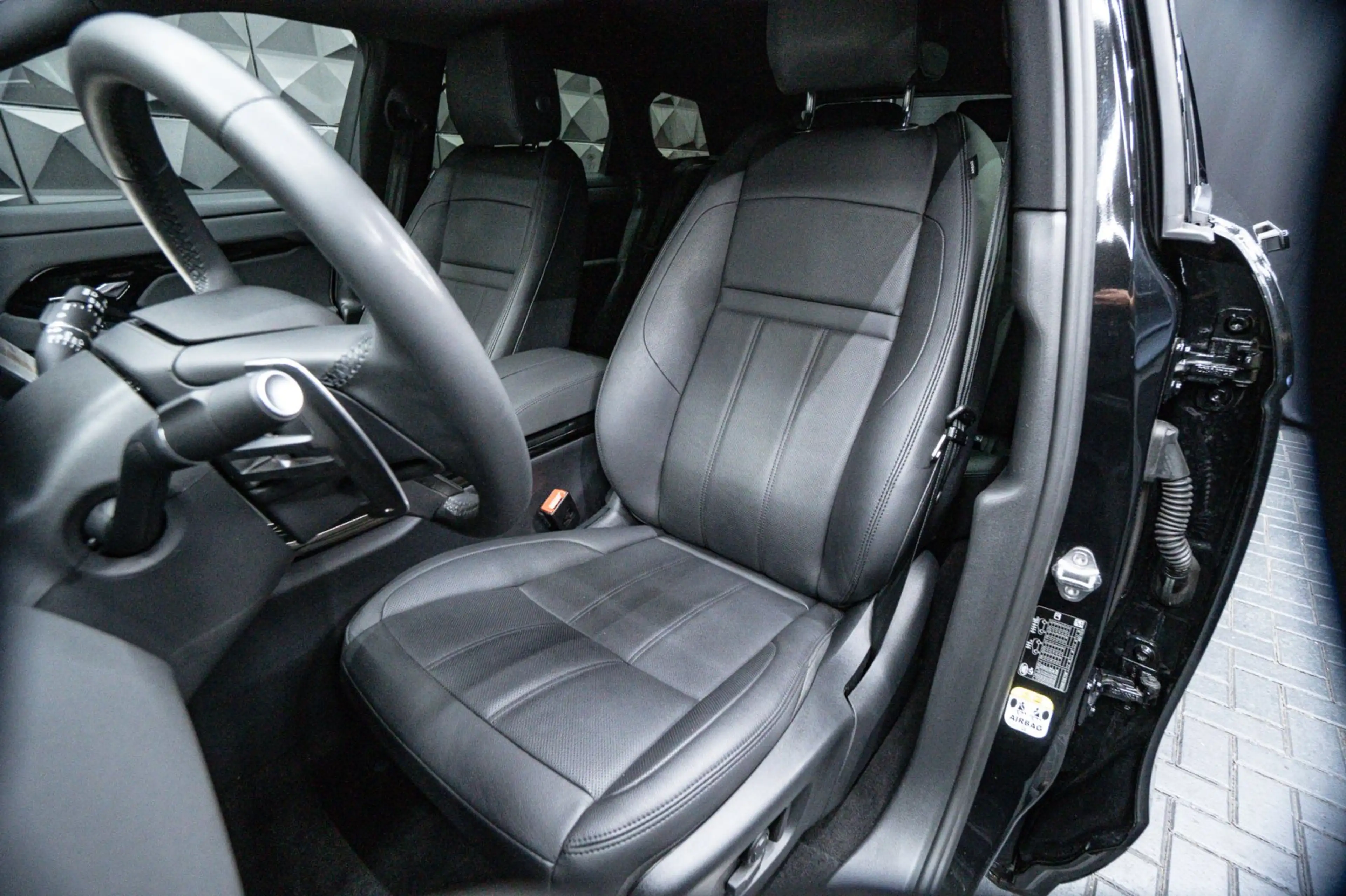 Land Rover Range Rover Evoque D165 Mild-Hybrid S 2.0 — photo 16