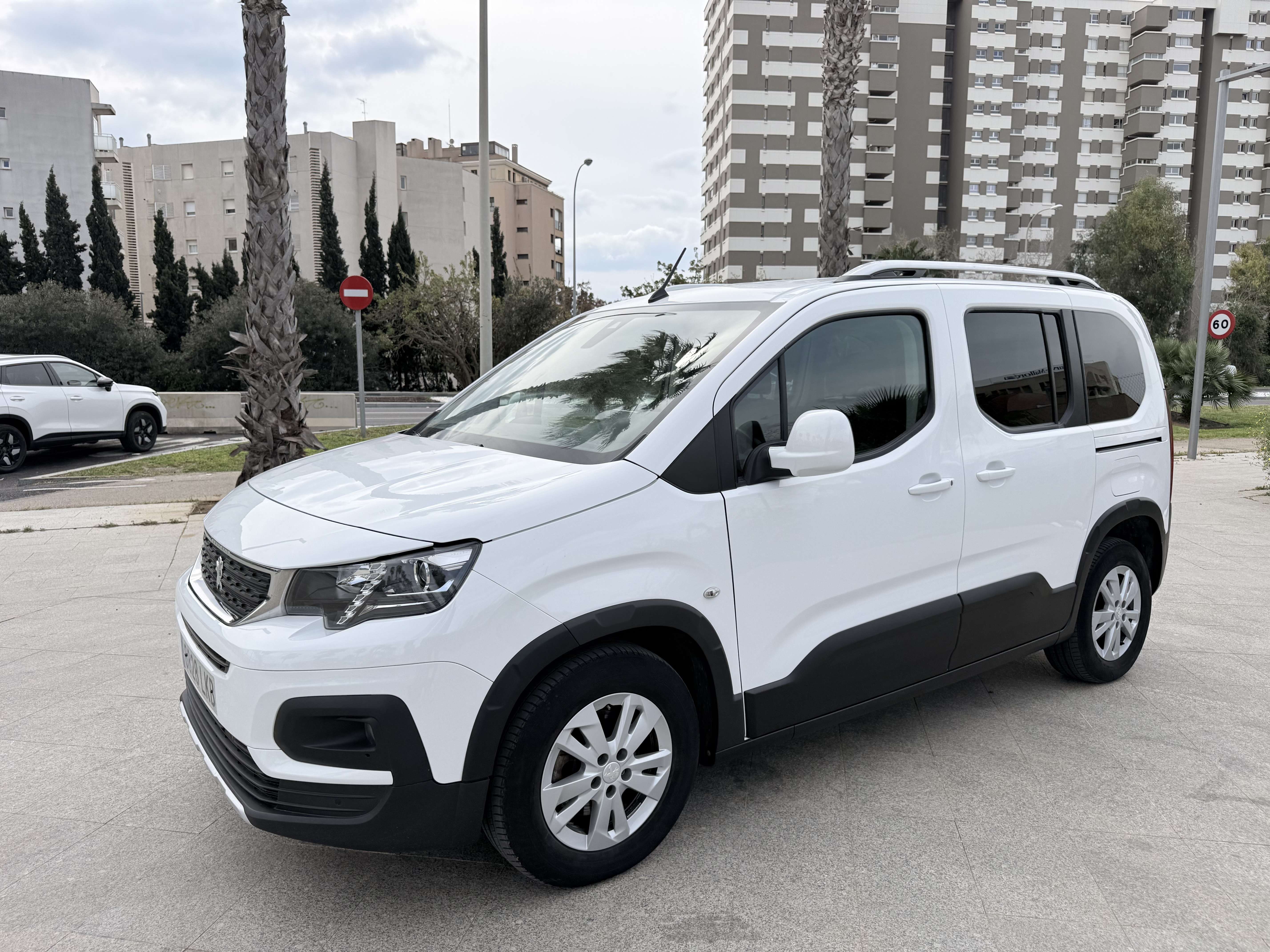 Peugeot Rifter 1.2 PureTech S&S Standard Allure 110 - foto 1