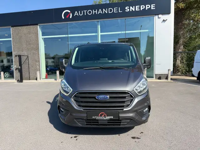 Ford Transit Custom view 2