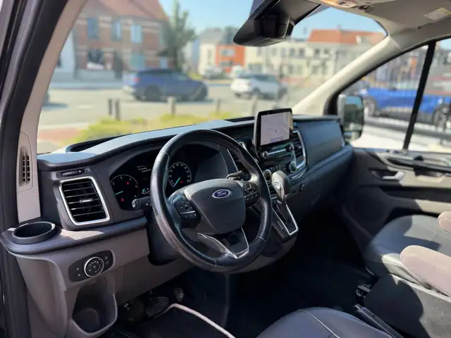 Ford Transit Custom view 10