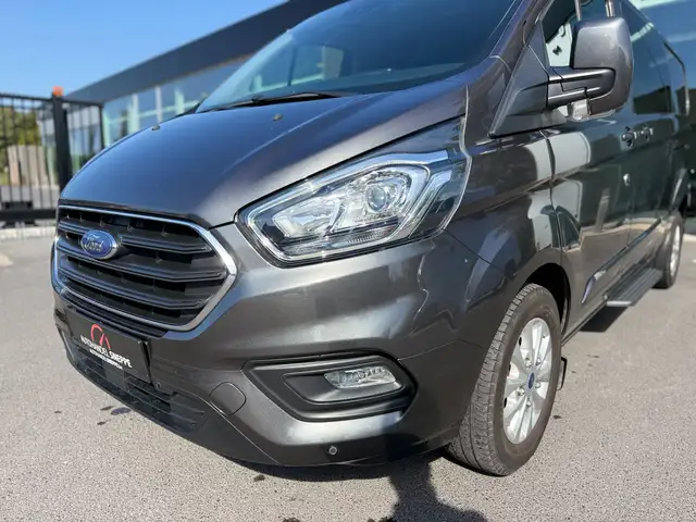 Ford Transit Custom view 3