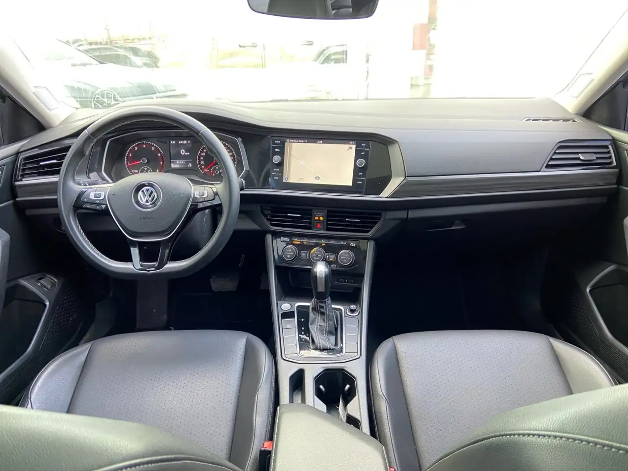 Volkswagen Jetta снимка Volkswagen Jetta