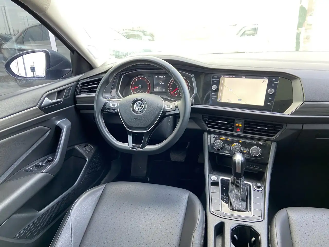 Volkswagen Jetta снимка Volkswagen Jetta