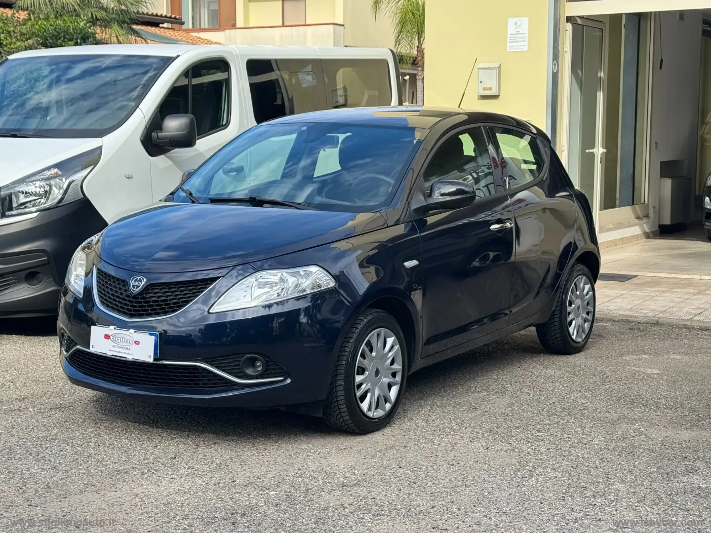 Lancia Ypsilon 1.2 69 CV 5p. Gold Bleu - 2