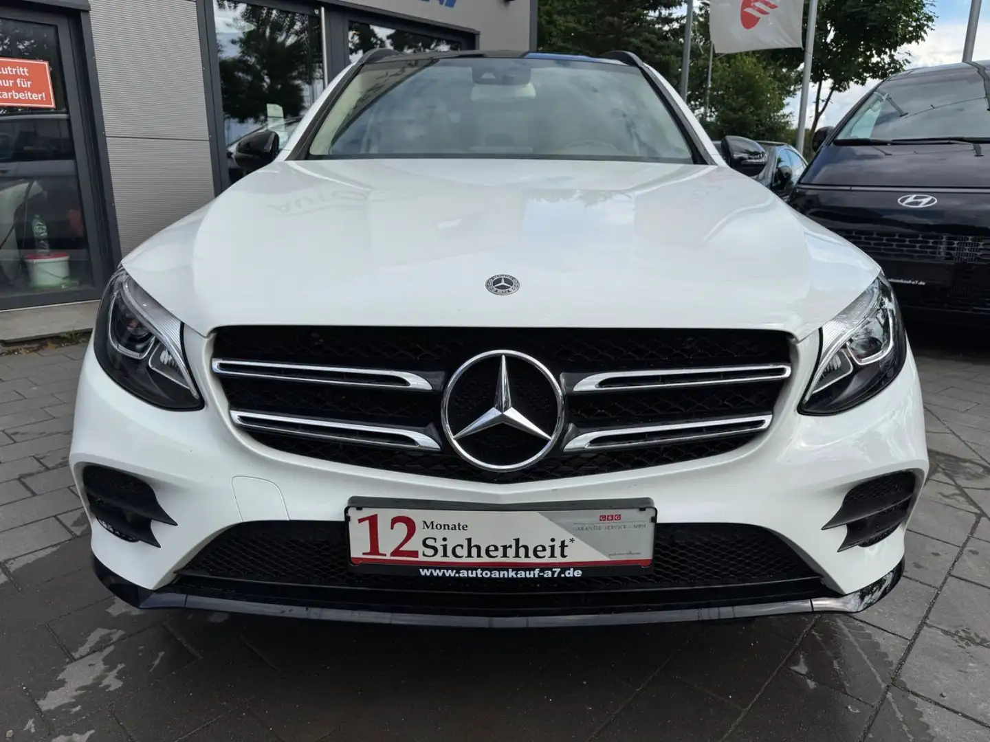 Mercedes-Benz GLC 350 d 4Matic *PANO/LEDER/NIGHT/BURMESTER* Bílá - 2