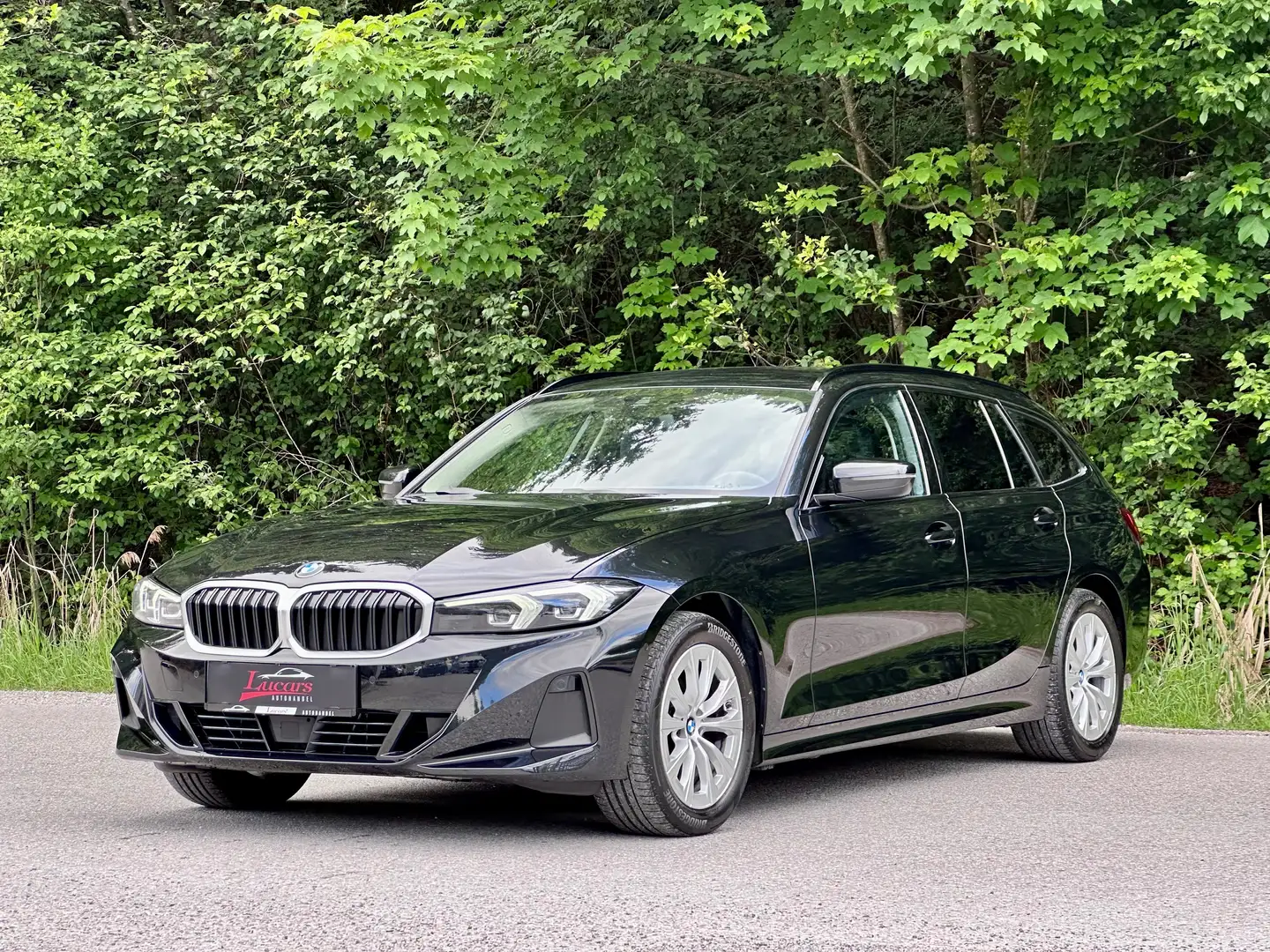 BMW 320 d xDrive Aut. *MY23*ACC*AHK*SHADOW-LINE*LED*LEDER* Schwarz - 1