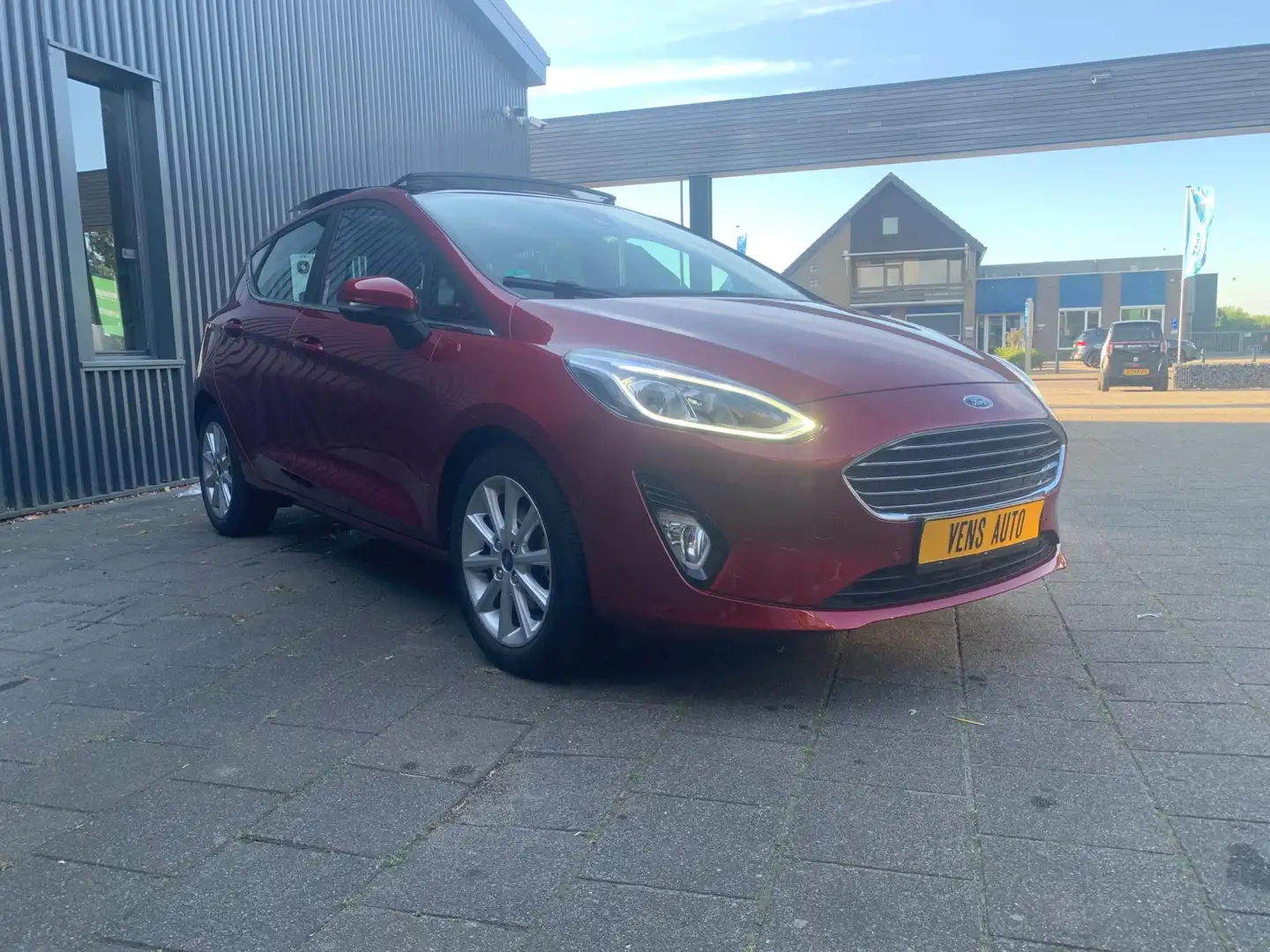Ford Fiesta 1.0 EcoBoost Titanium, WINTERPACK, PANO, NAVI Rouge - 2