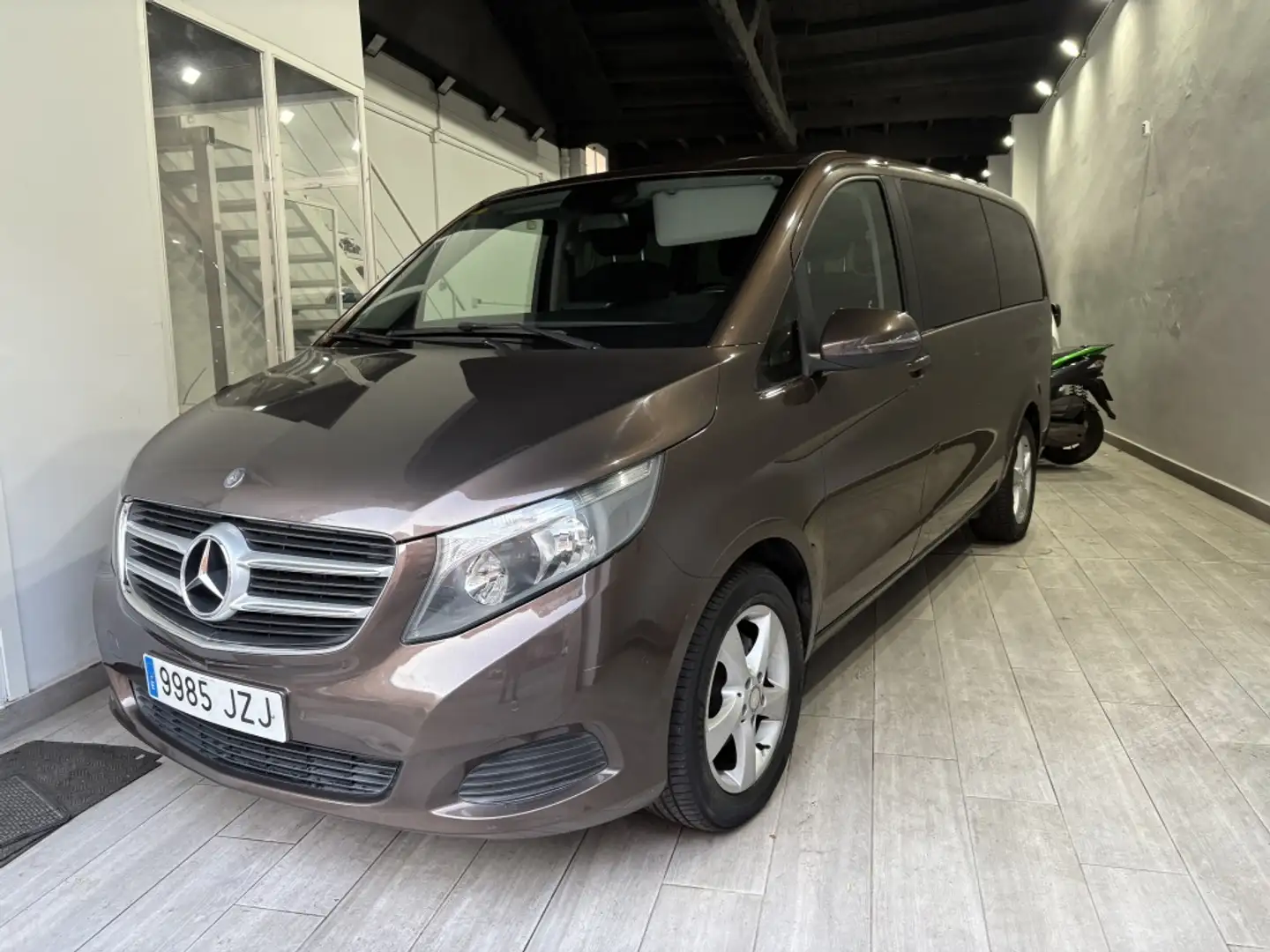 Mercedes-Benz V 220 220d Largo Avantgarde 7G Tronic Marrón - 1