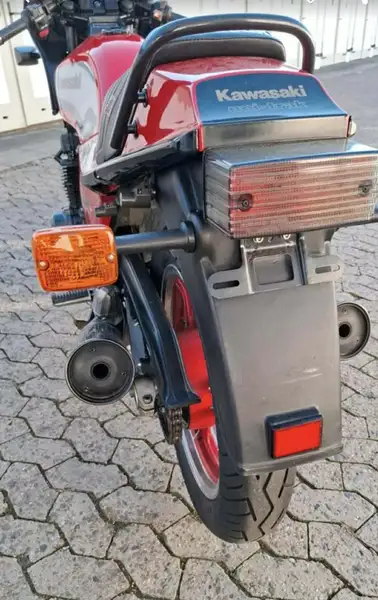 Kawasaki GPZ 750 - foto 5