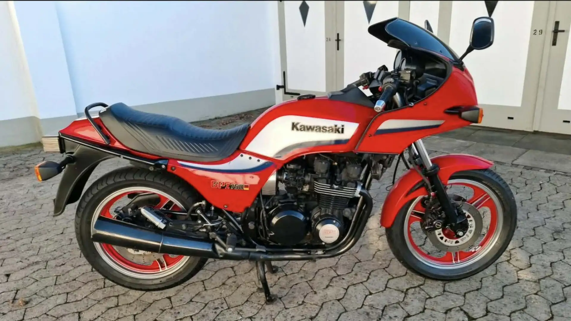 Kawasaki GPZ 750 Rojo - 2