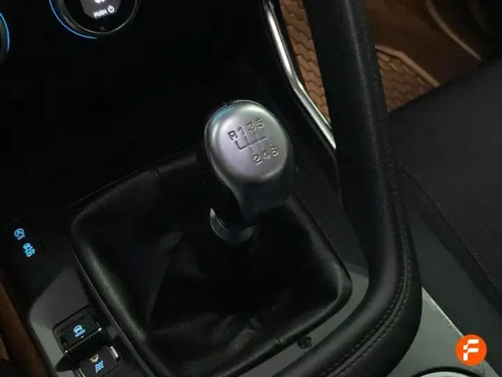 Jaguar E-Pace 2019, foto 26